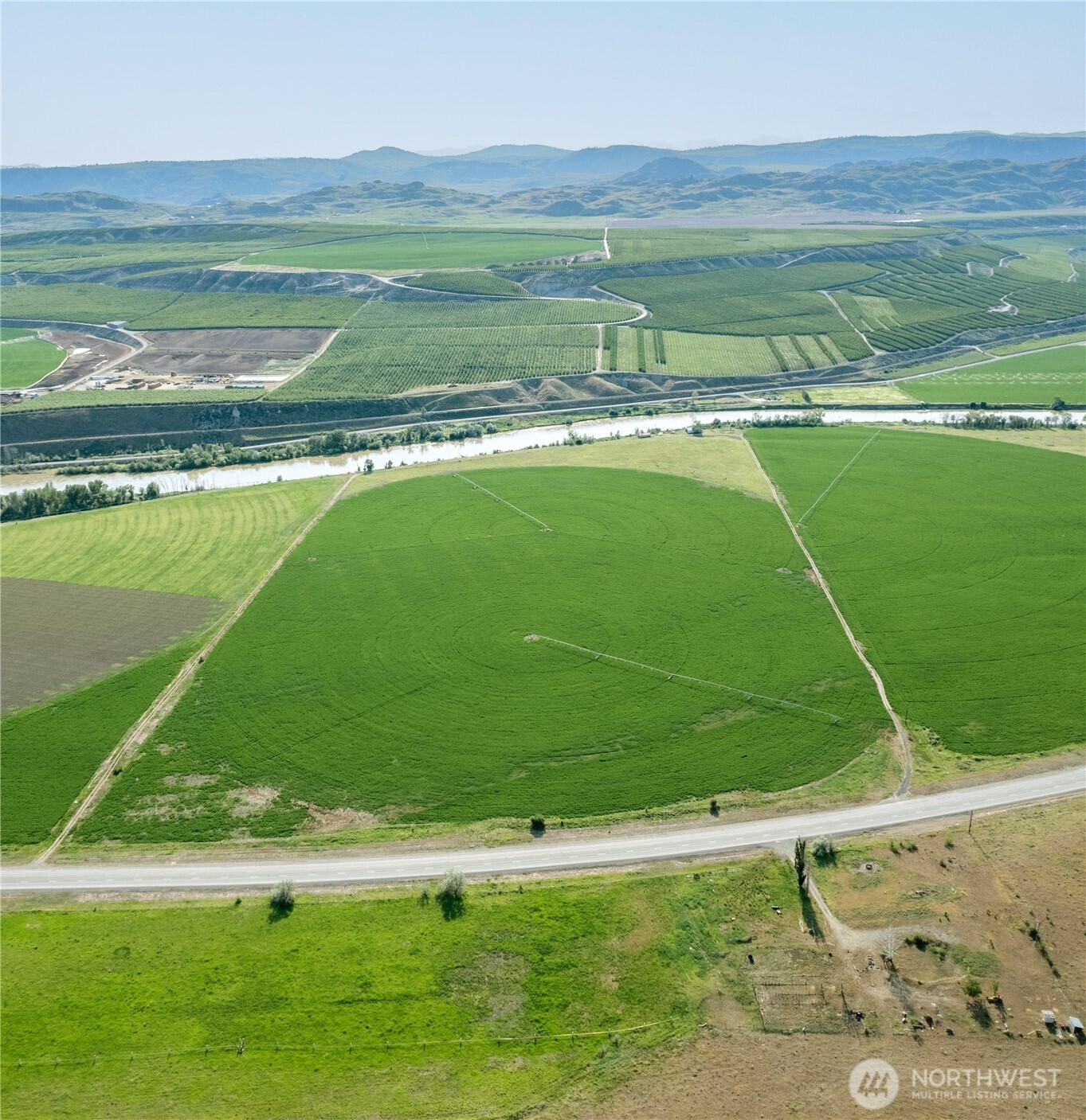 27061 Highway 97 Property Photo 5