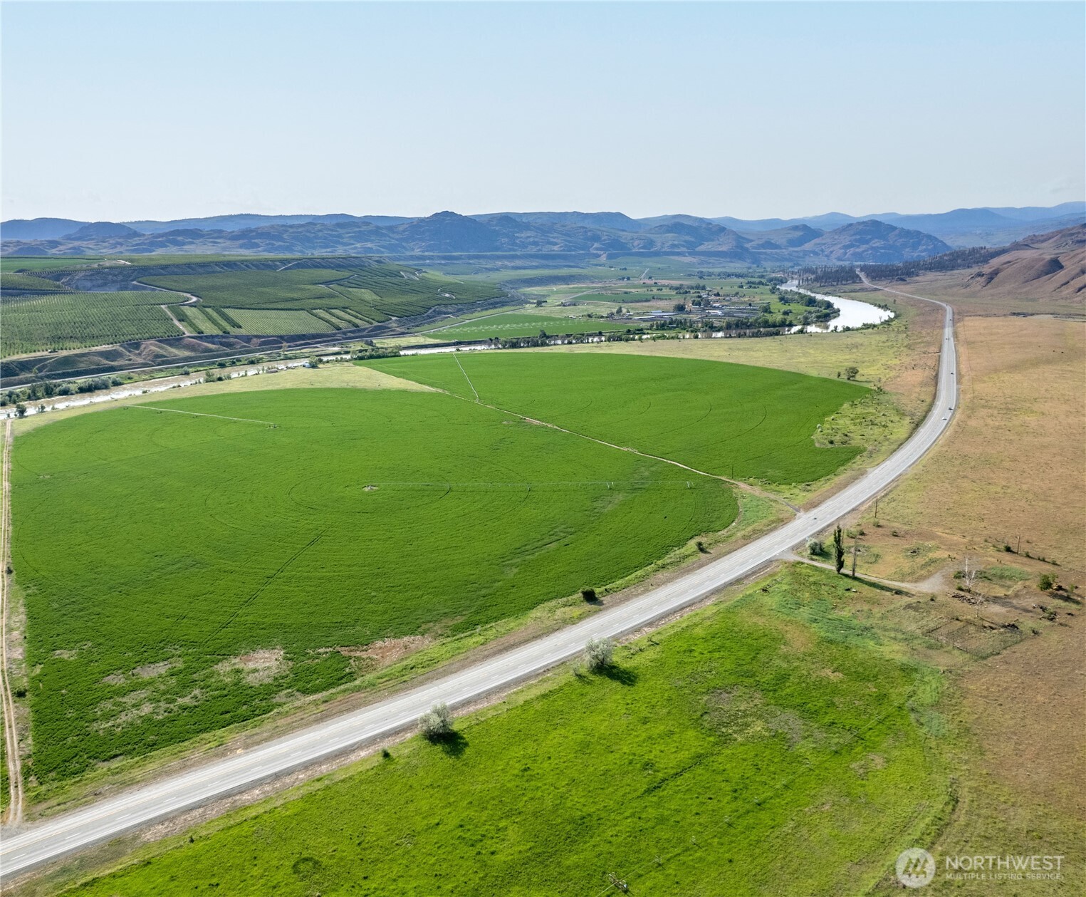 27061 Highway 97 Property Photo 6