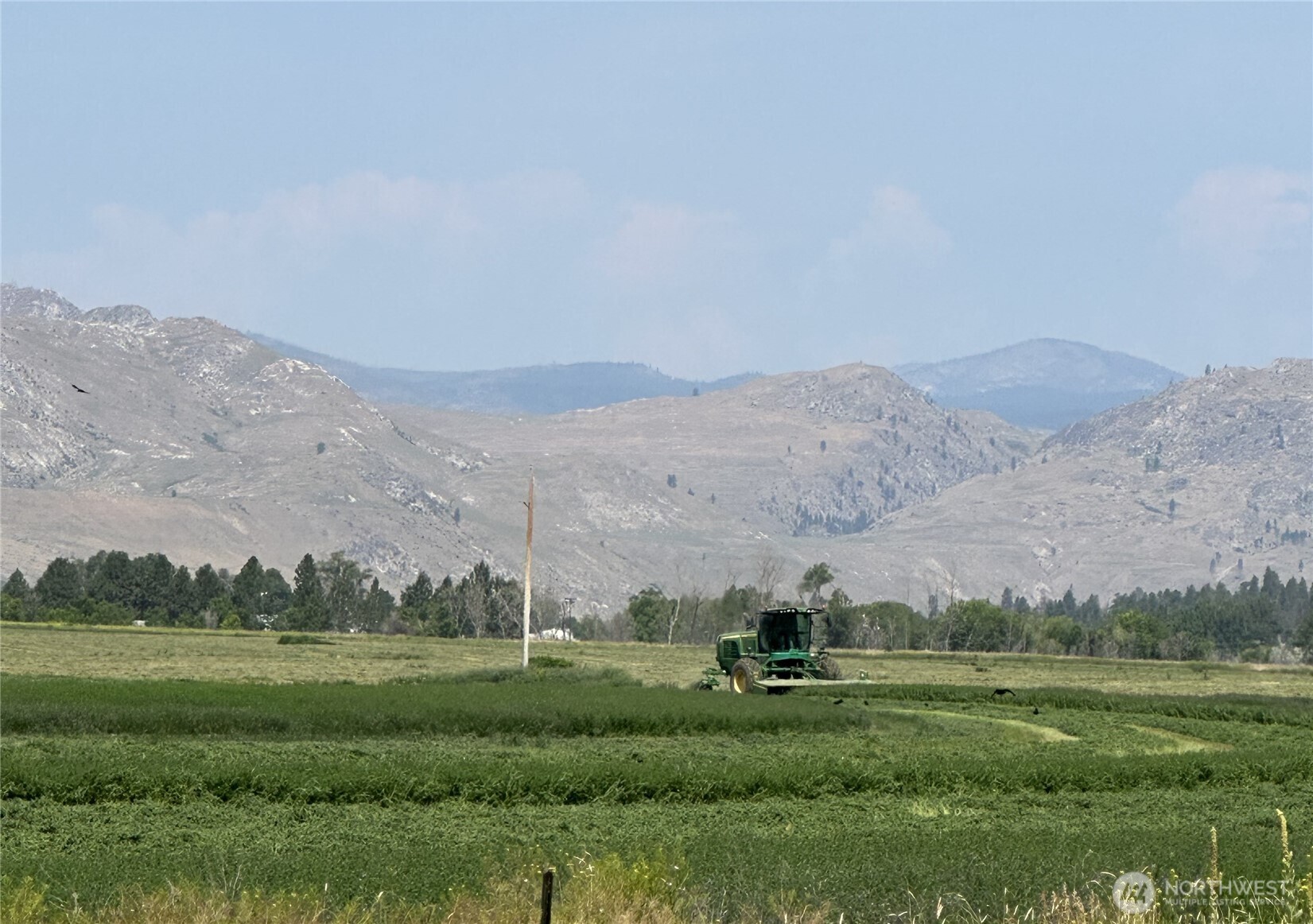 27061 Highway 97 Property Photo 8