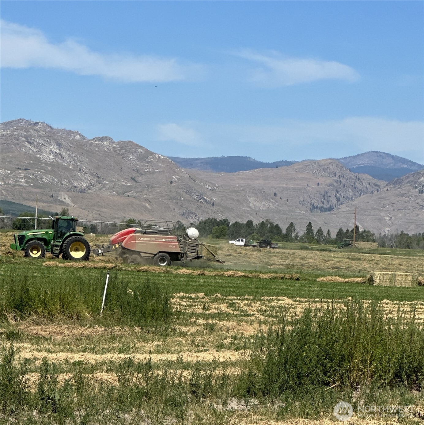 27061 Highway 97 Property Photo 9