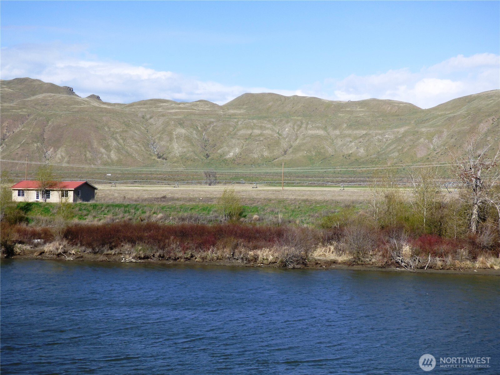 27061 Highway 97 Property Photo 10