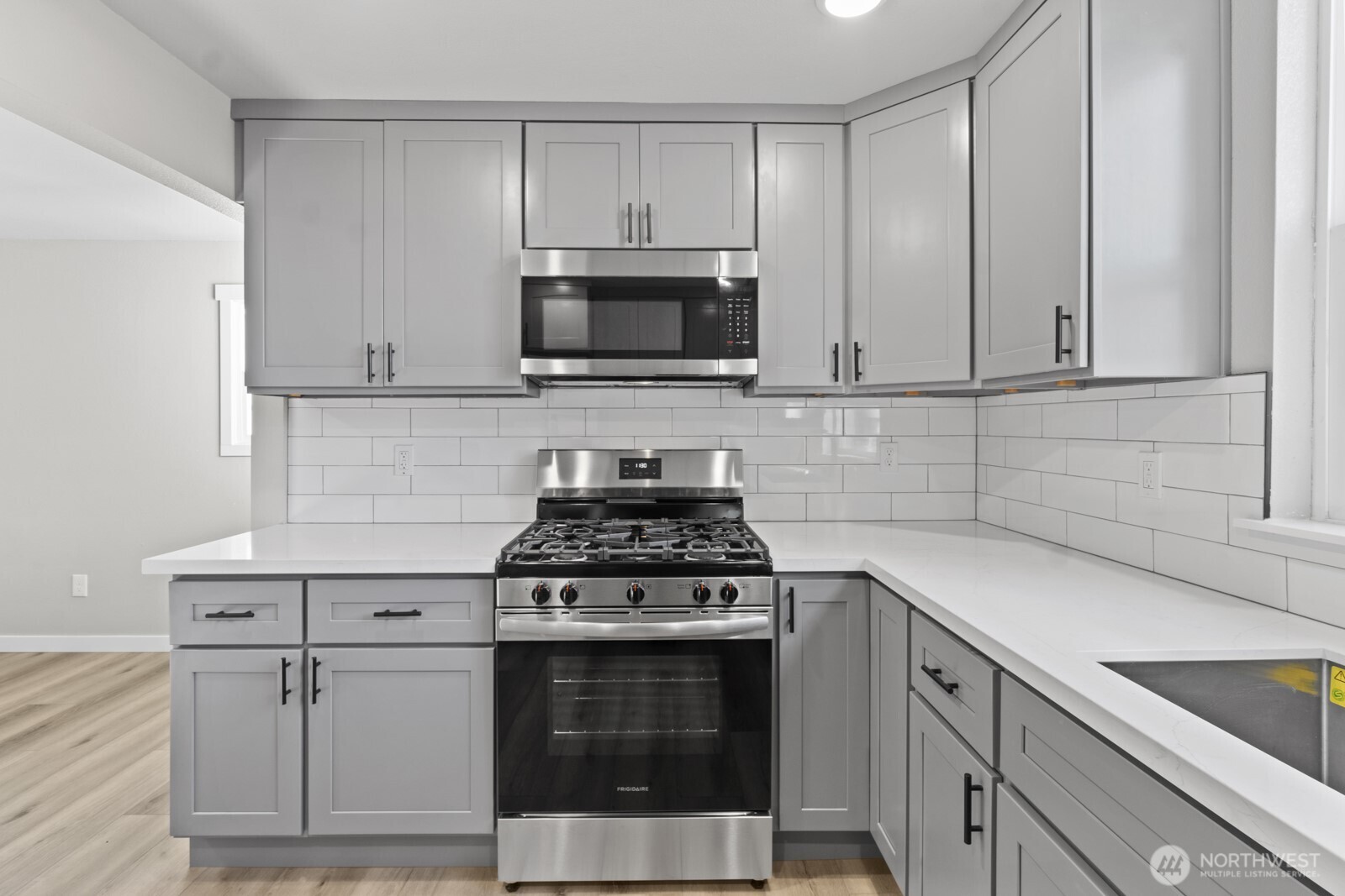1114 2nd Avenue Property Photo 6