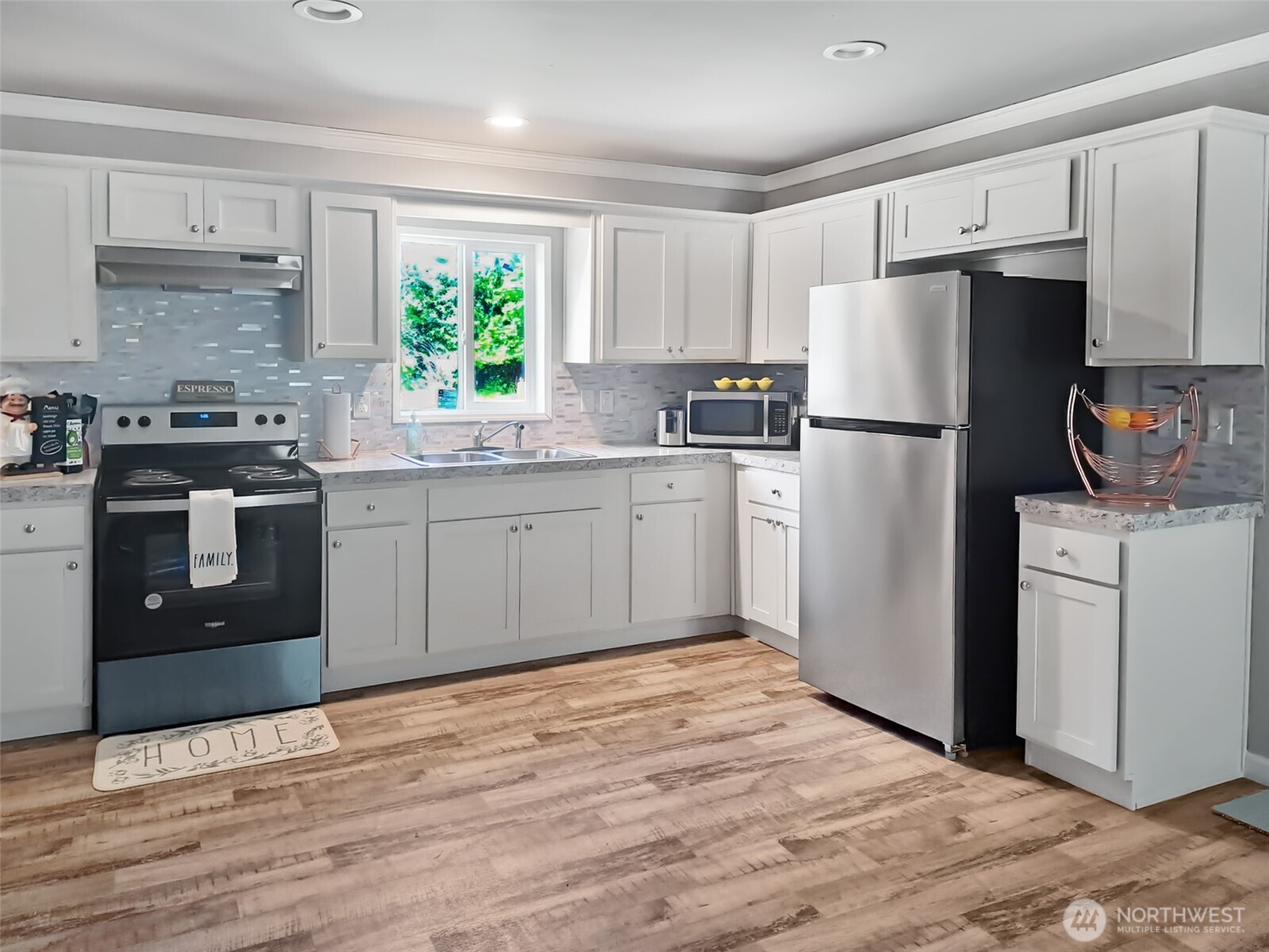 6236 Azure Way Property Photo 4