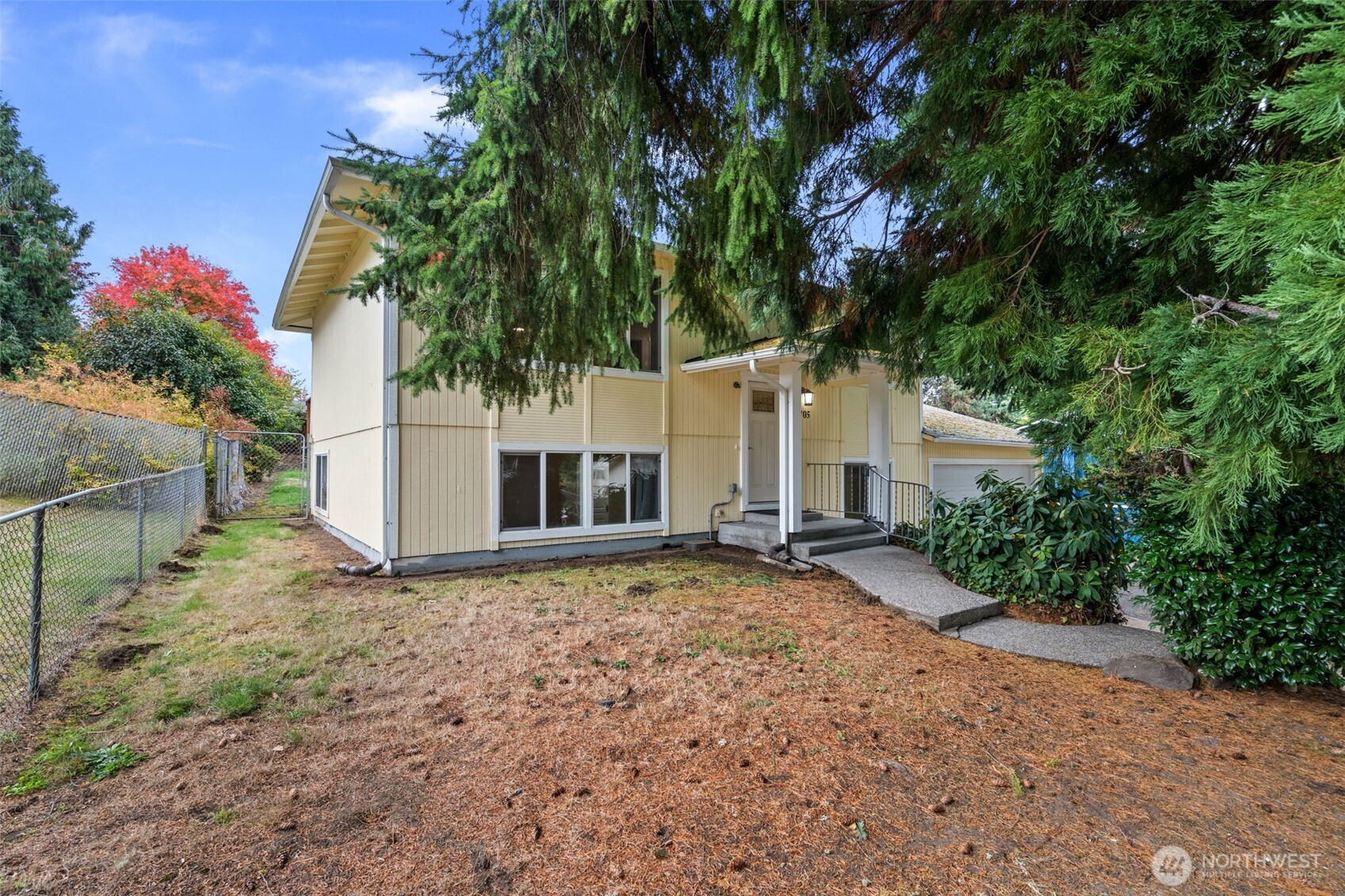 5705 38th Court Property Photo 4