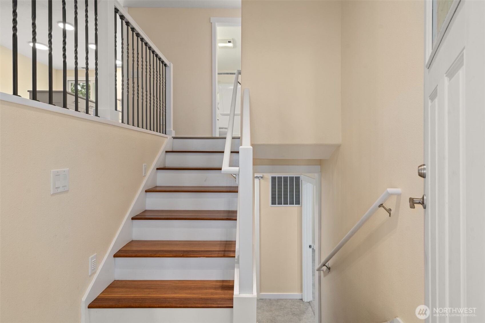 5705 38th Court Property Photo 7