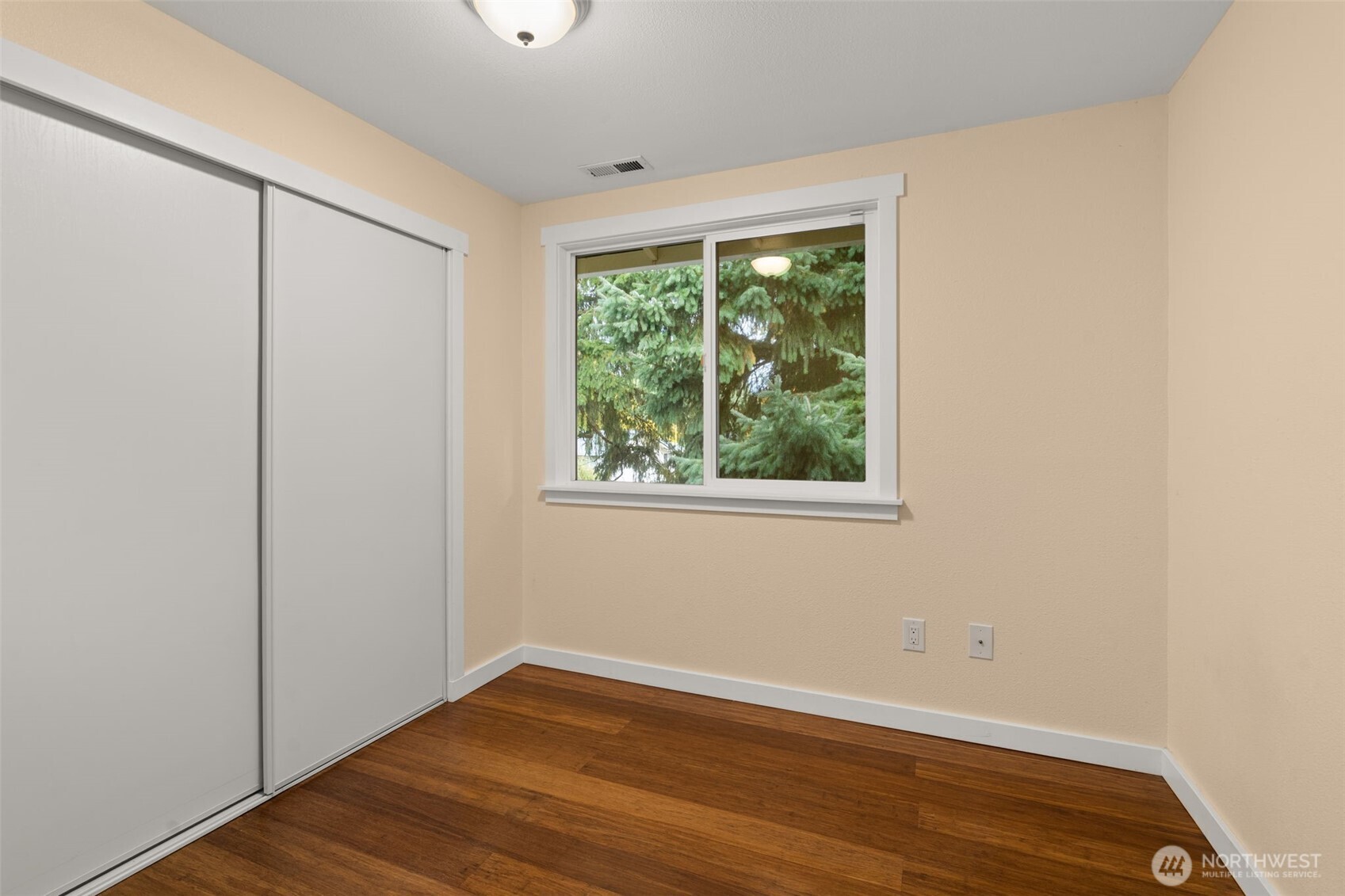 5705 38th Court Property Photo 17