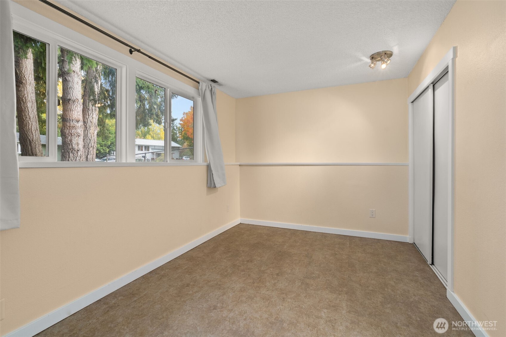 5705 38th Court Property Photo 19