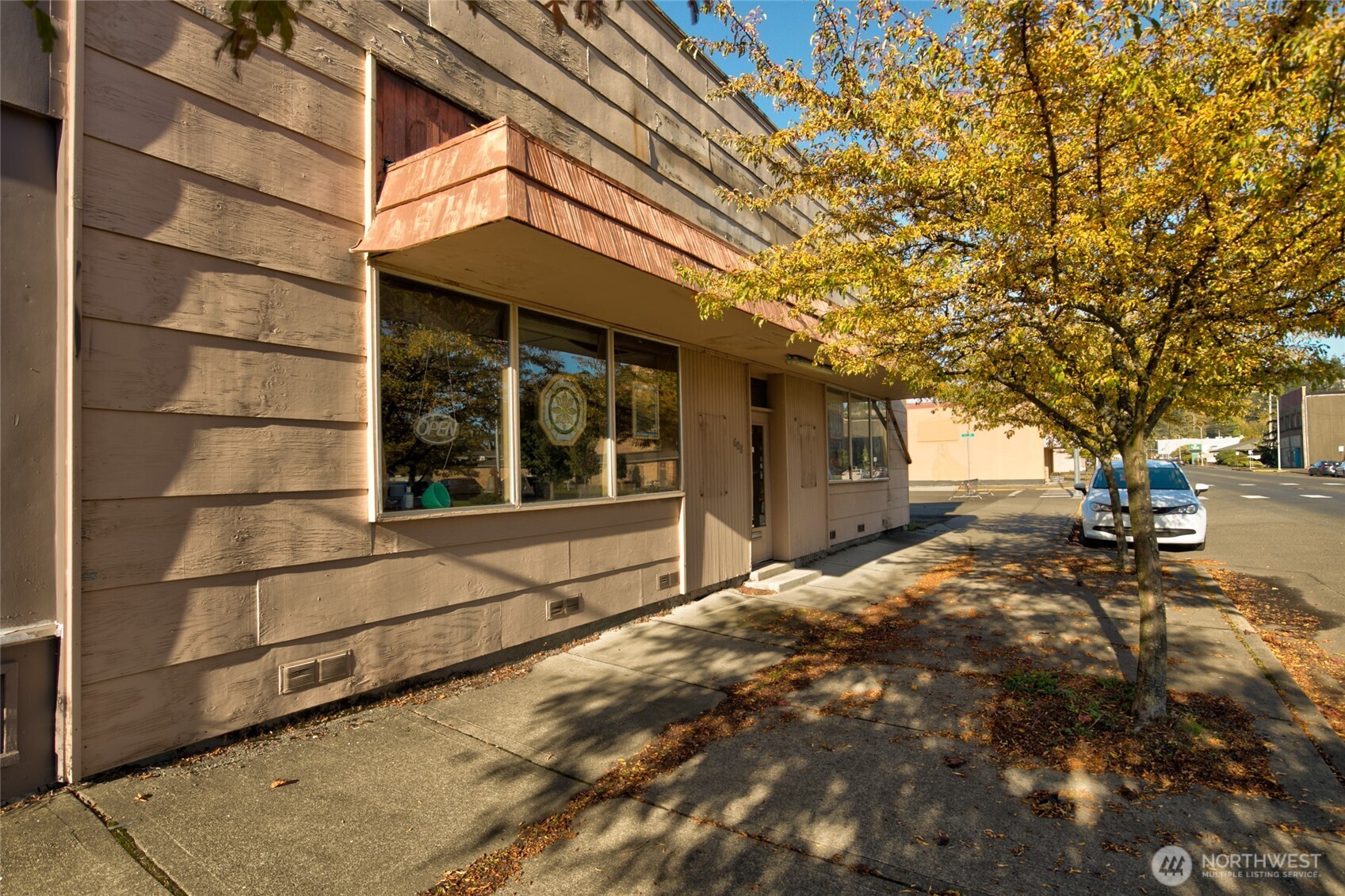 608 8th Street Property Photo 3