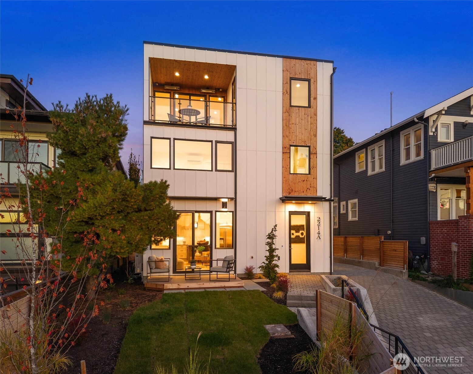 2214 Broadway A Property Photo 1