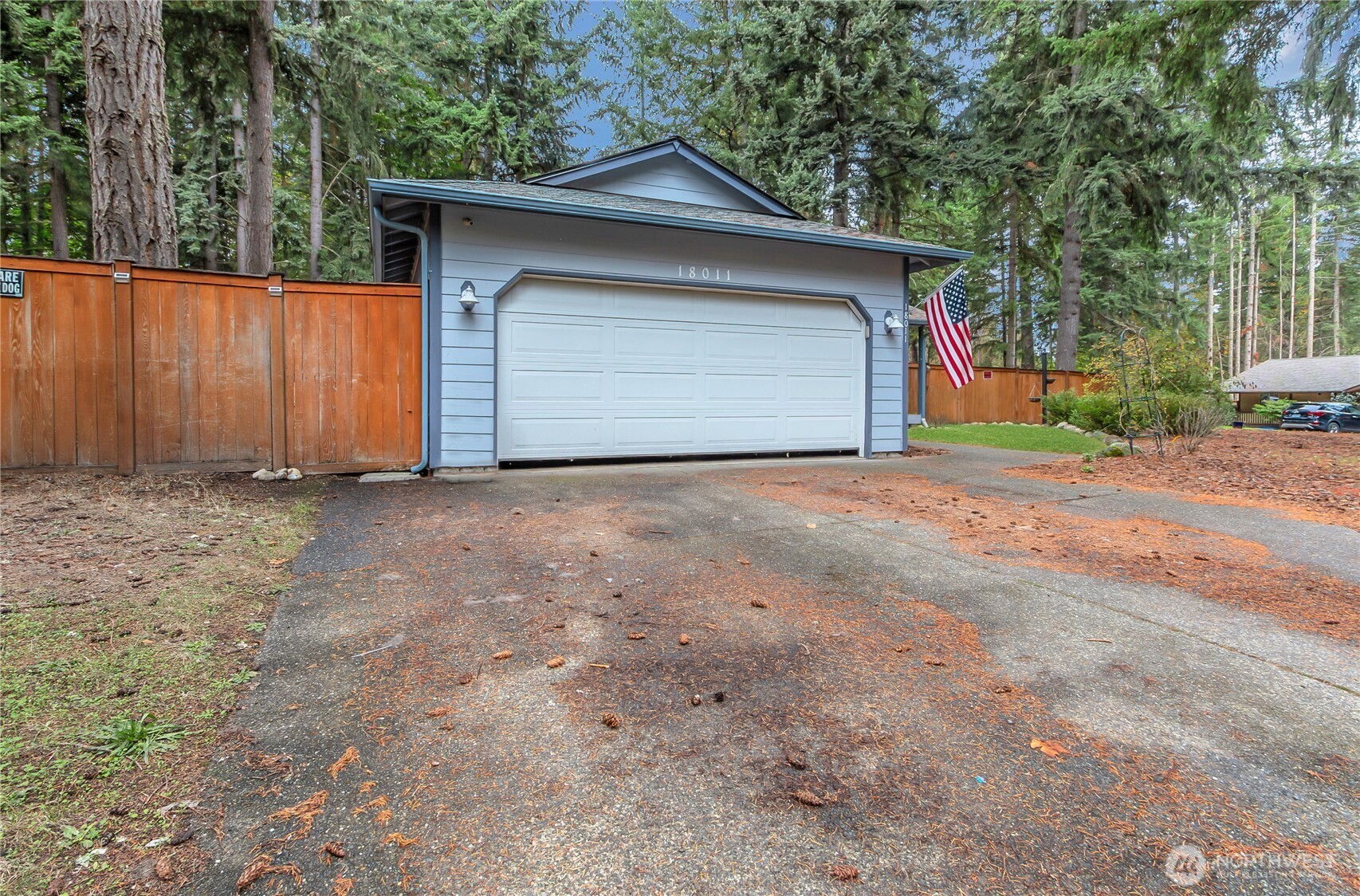 18011 Clear Lake Blvd Se Property Photo 2
