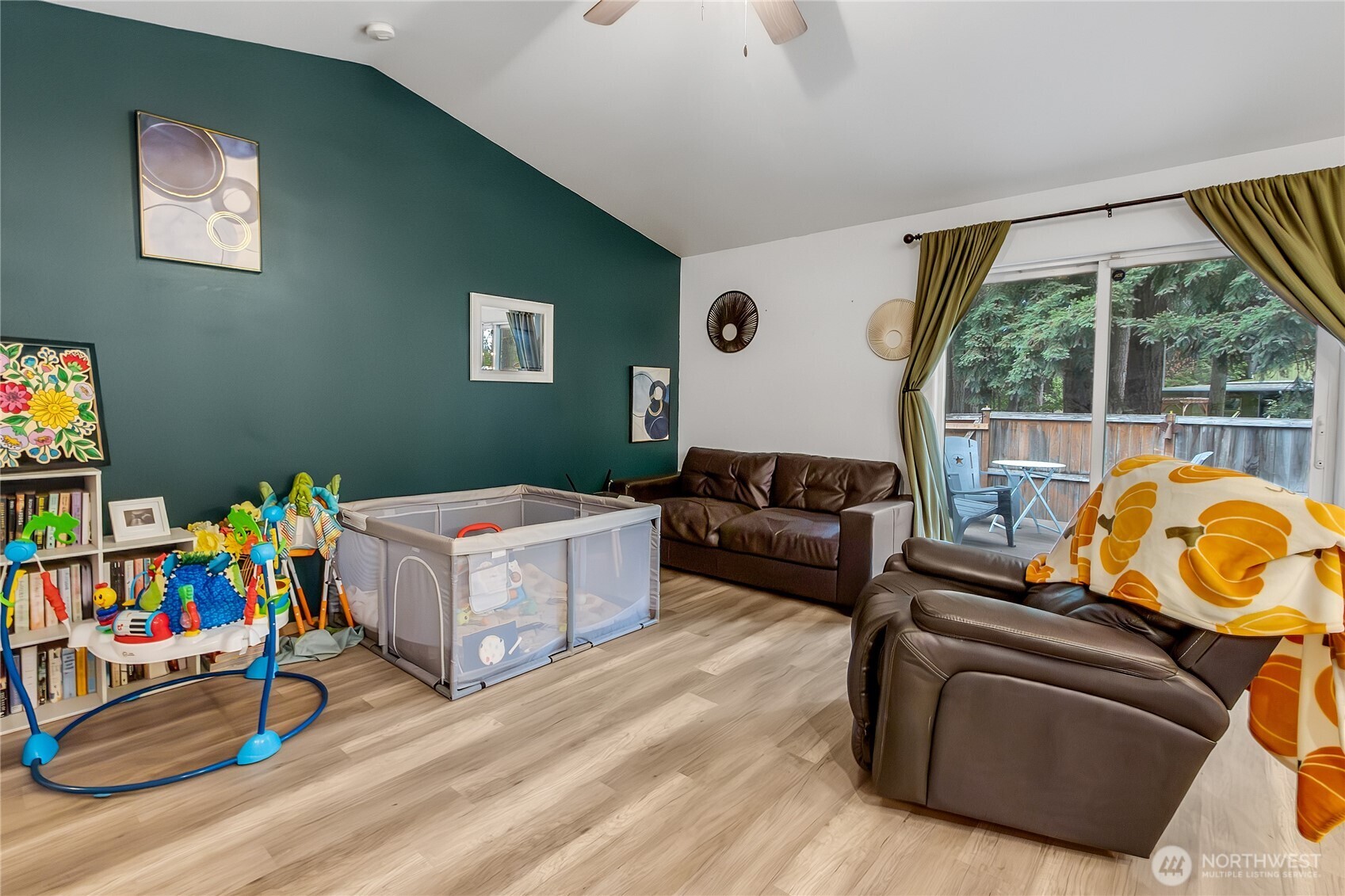 18011 Clear Lake Blvd Se Property Photo 5