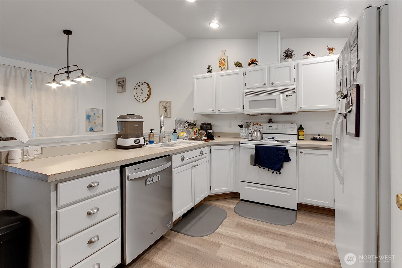 18011 Clear Lake Blvd Se Property Photo 6