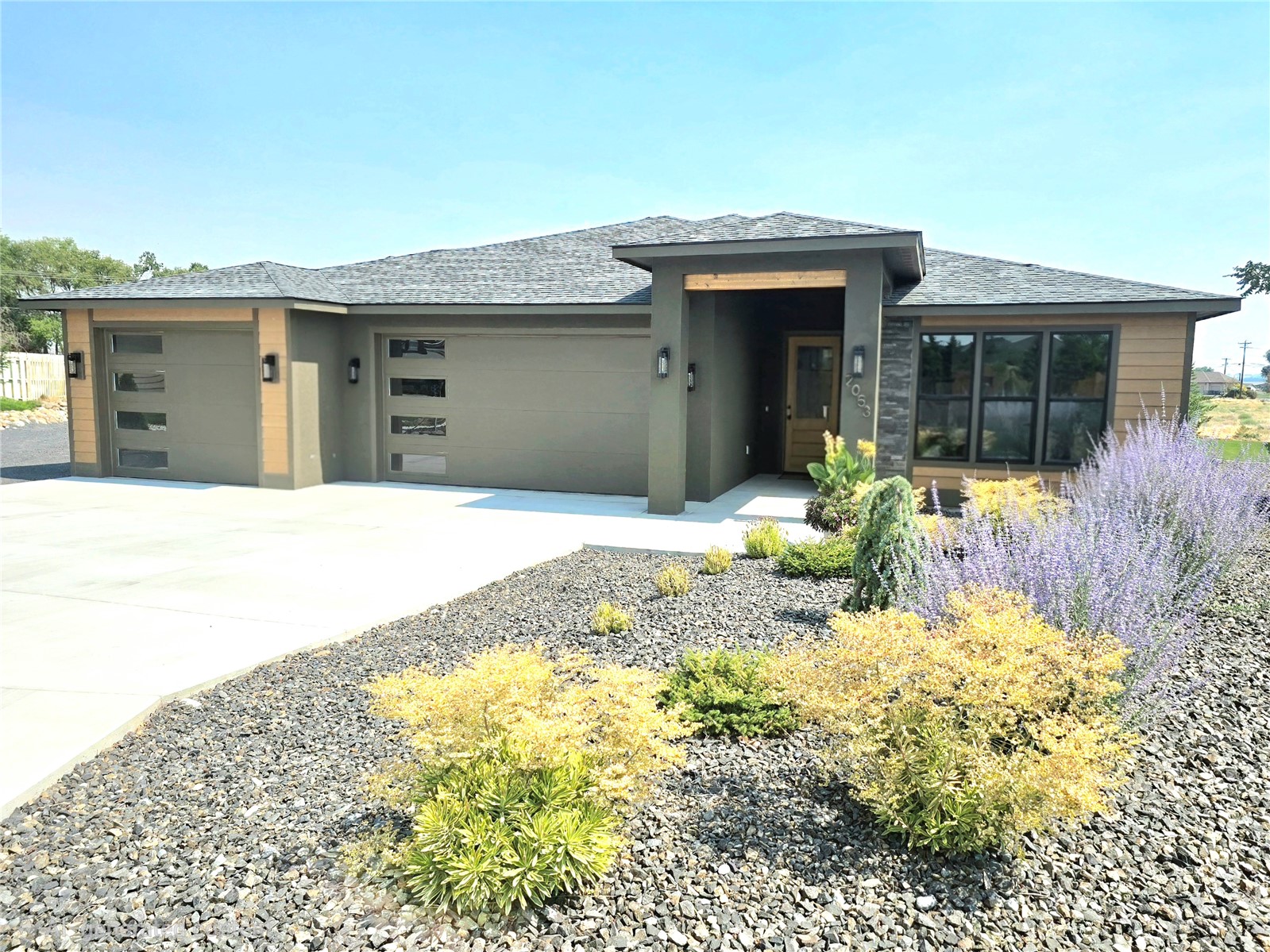 2053 H.2 Road Property Photo 1