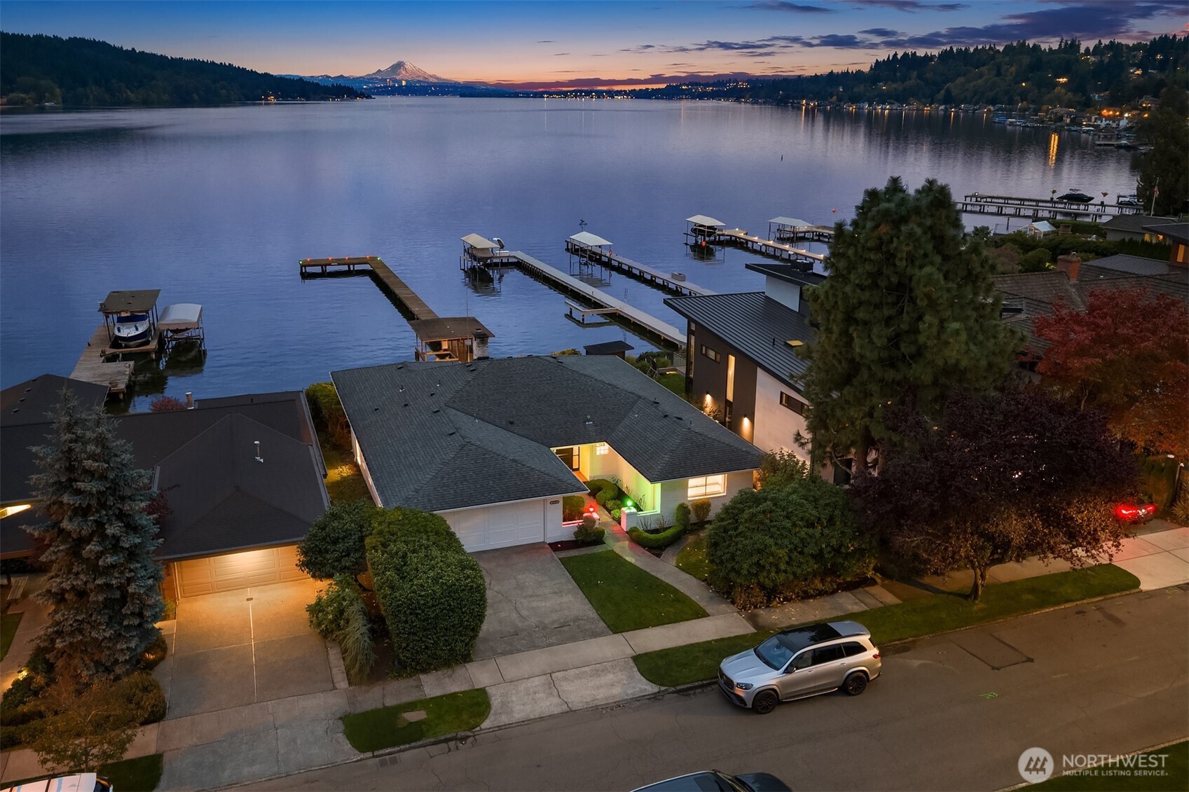 16526 Shore Drive Property Photo 3