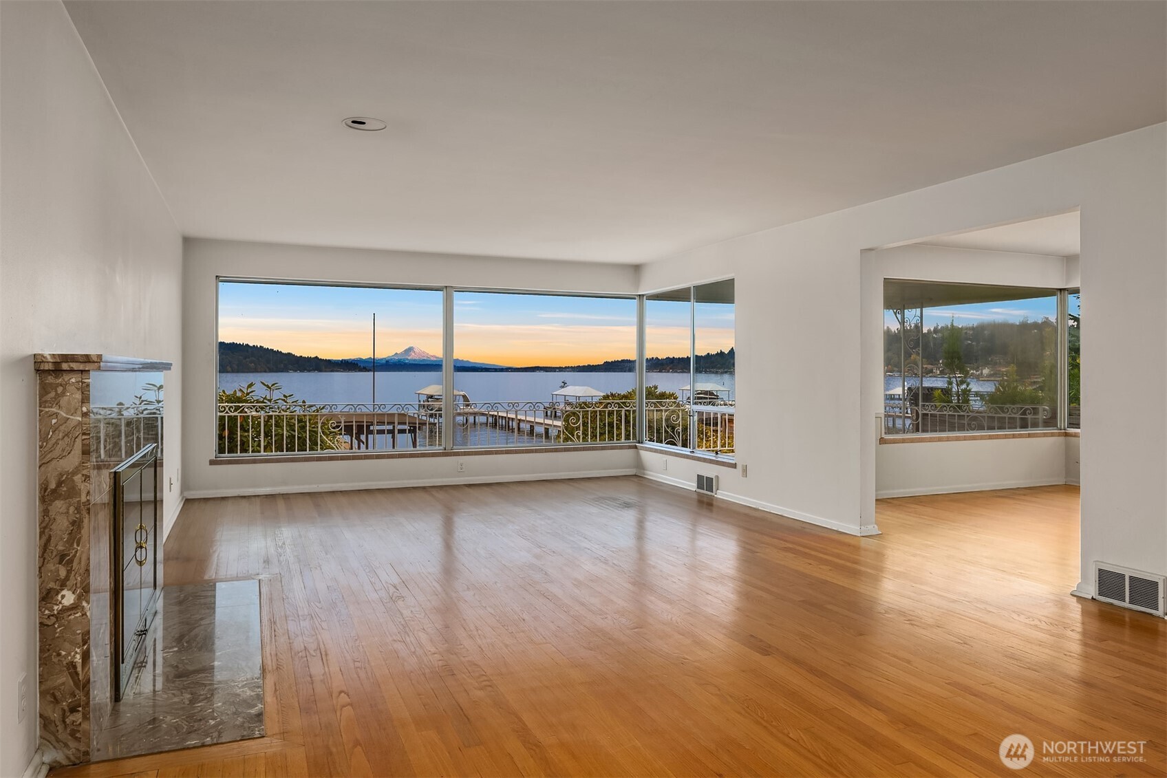 16526 Shore Drive Property Photo 5