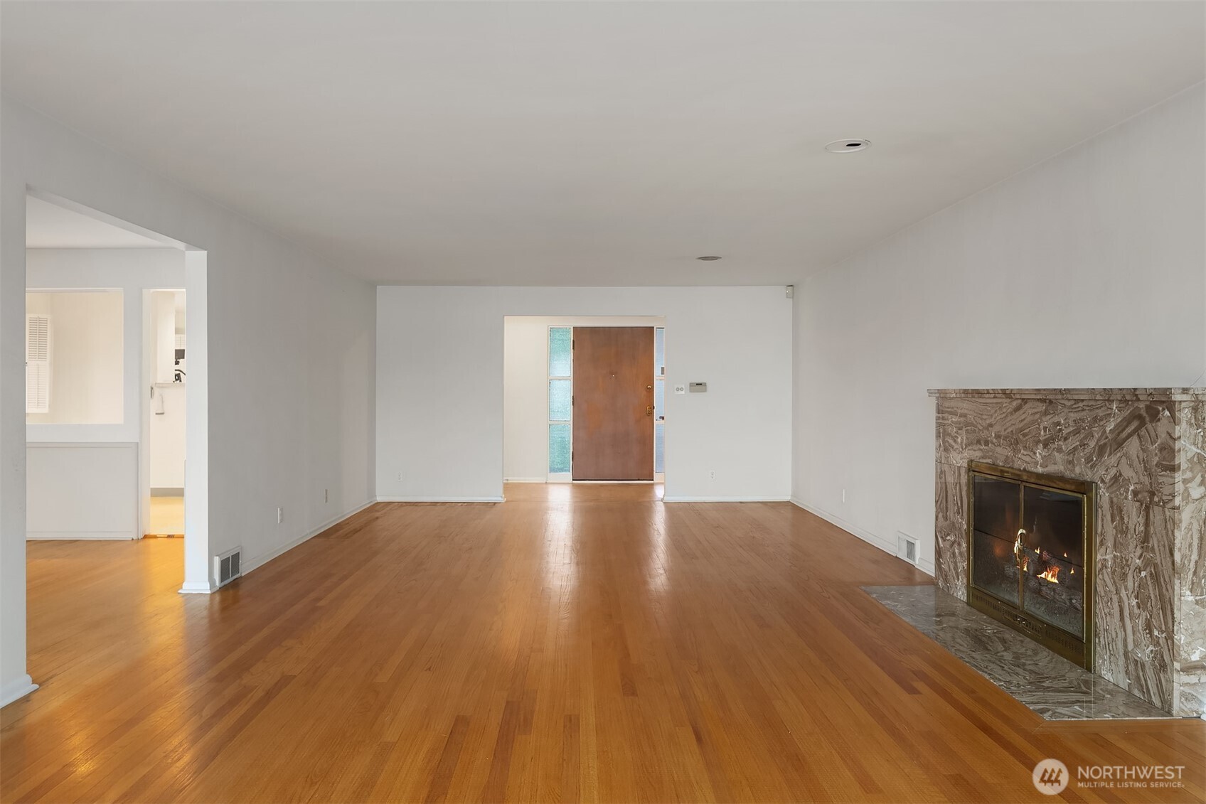 16526 Shore Drive Property Photo 7