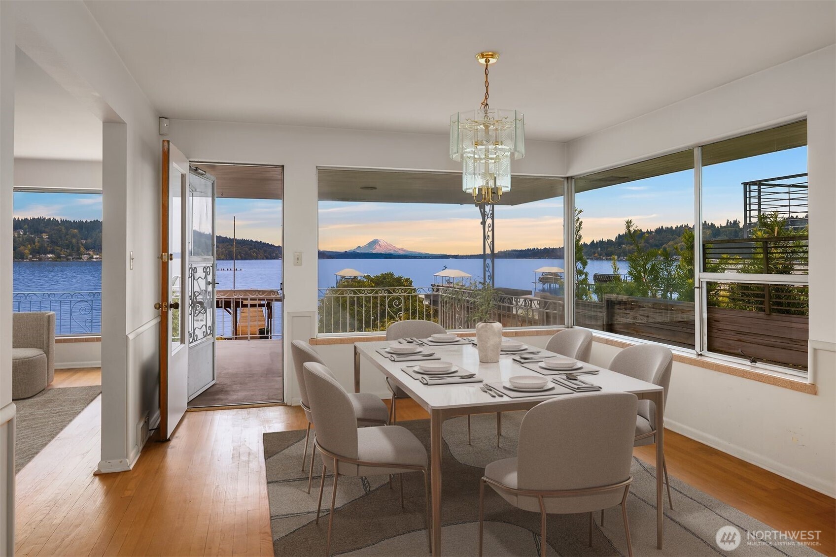 16526 Shore Drive Property Photo 9