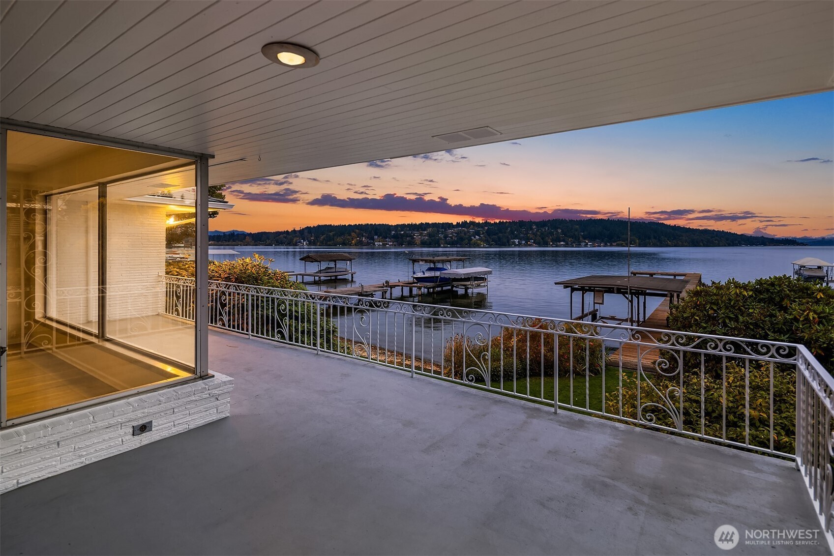 16526 Shore Drive Property Photo 10