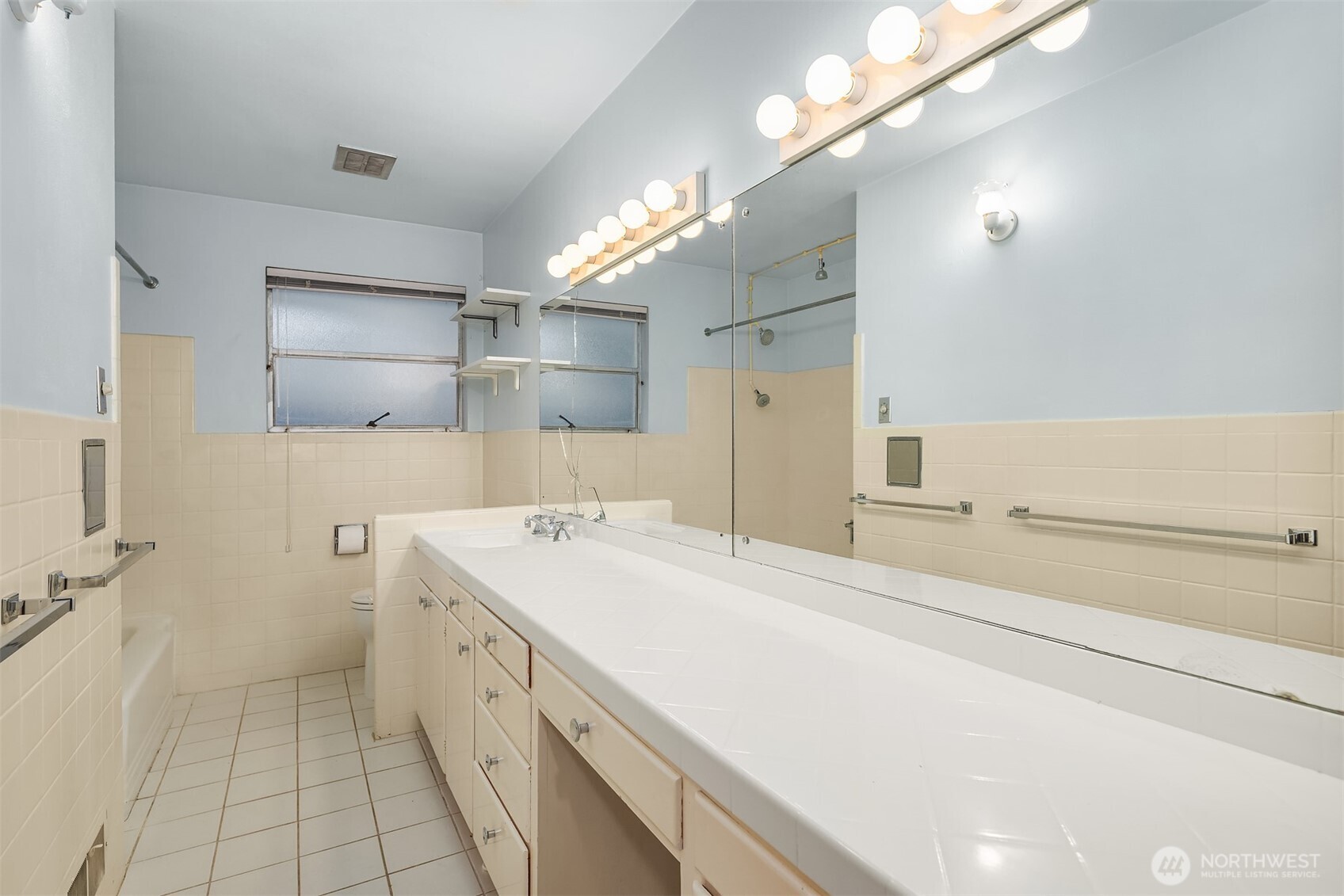 16526 Shore Drive Property Photo 19