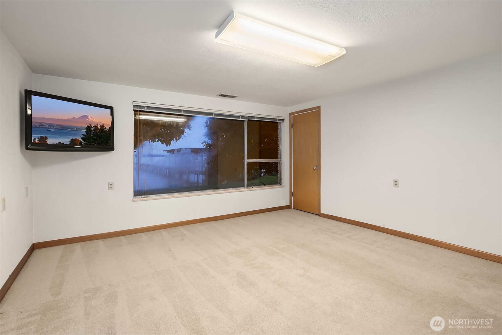 16526 Shore Drive Property Photo 20