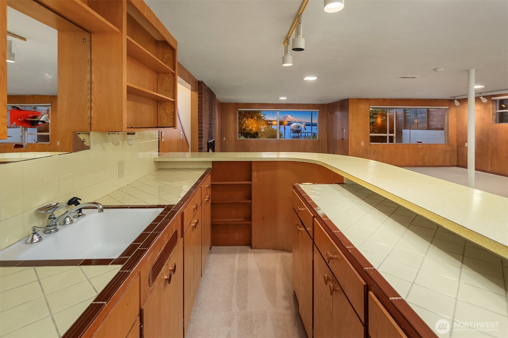 16526 Shore Drive Property Photo 25