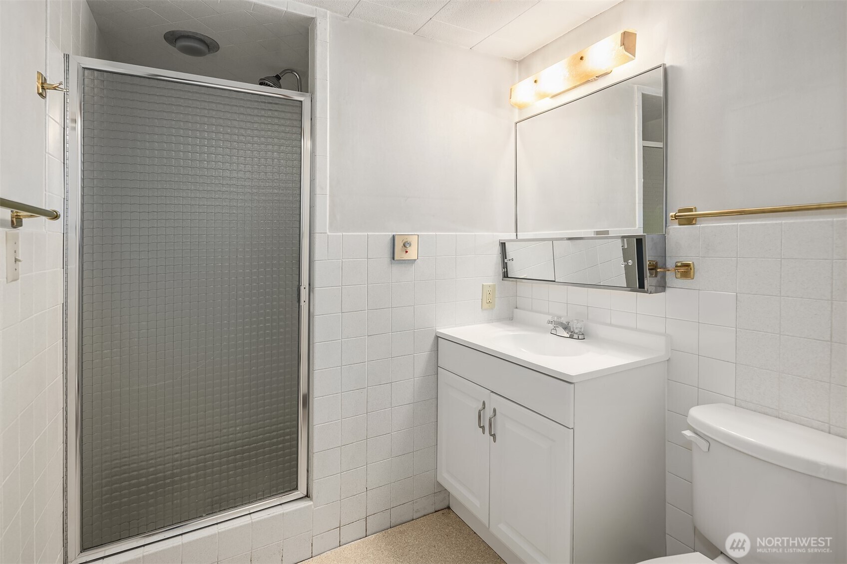 16526 Shore Drive Property Photo 27