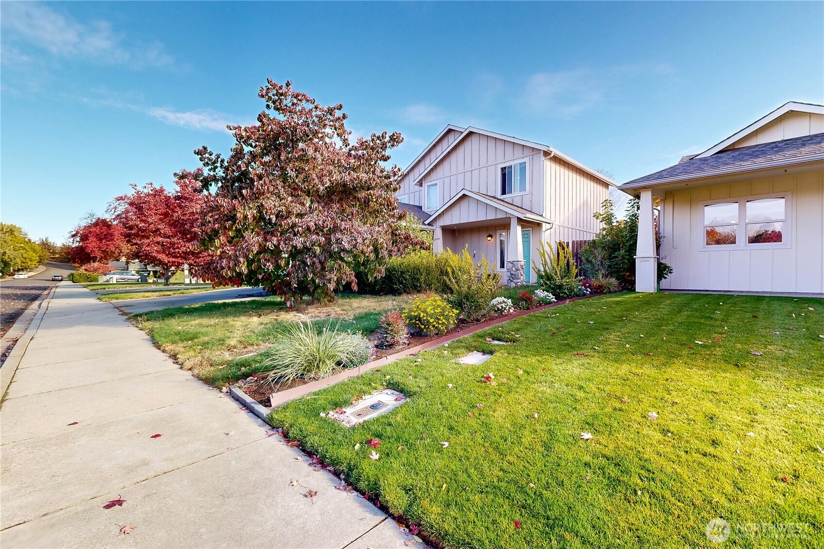 1343 Se Newgate Drive Property Photo 1