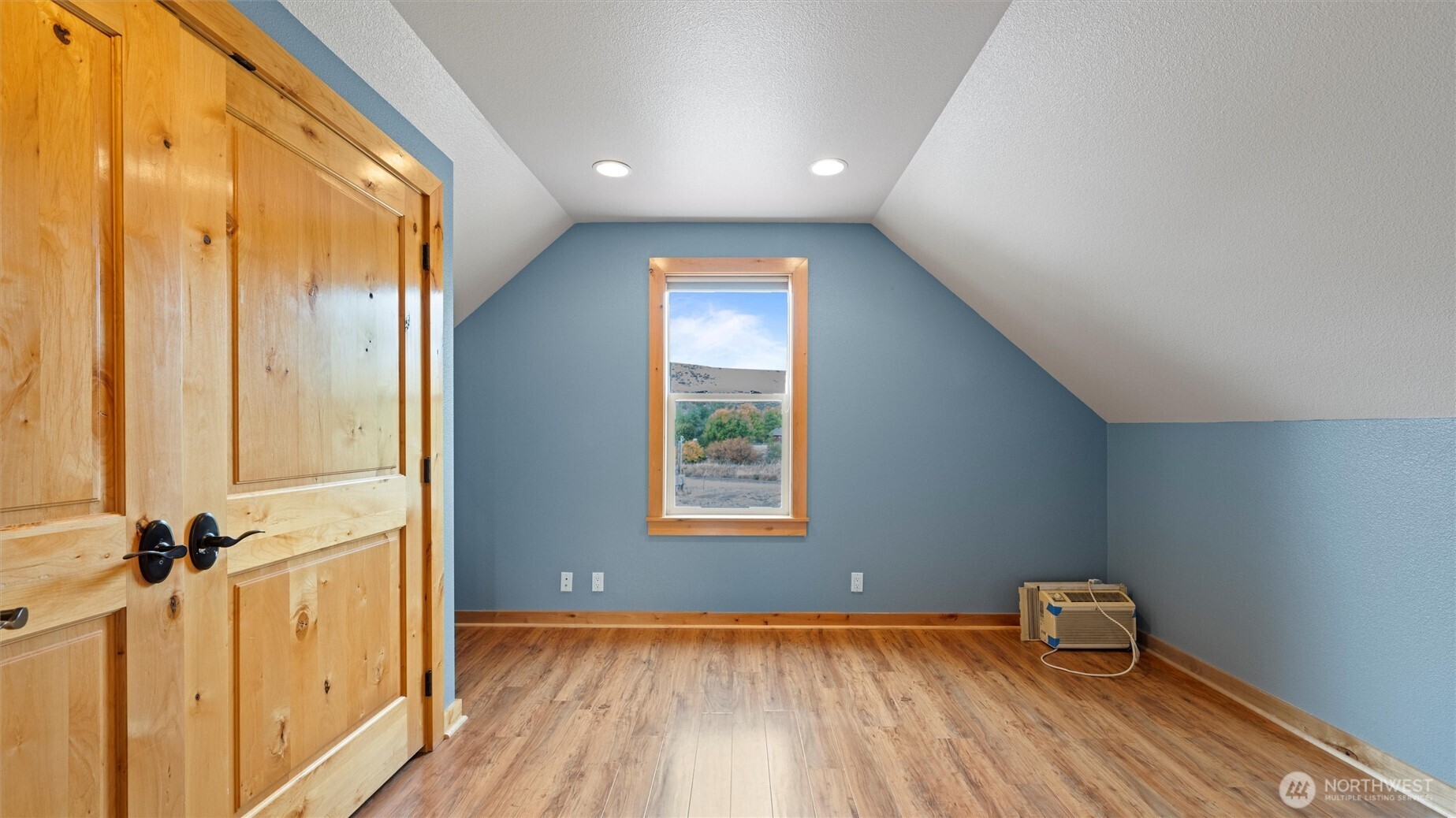 109 Cold Spring Lane Property Photo 18