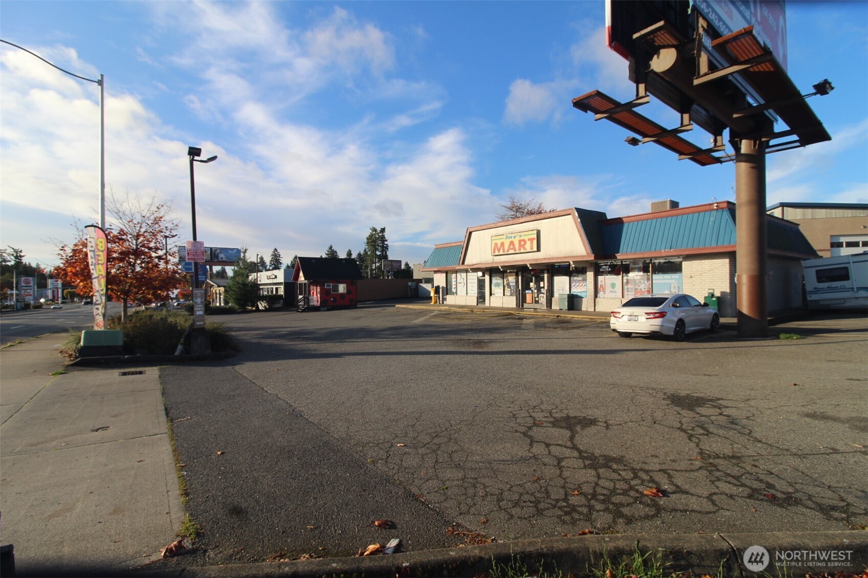 15805 1st Avenue Property Photo 7