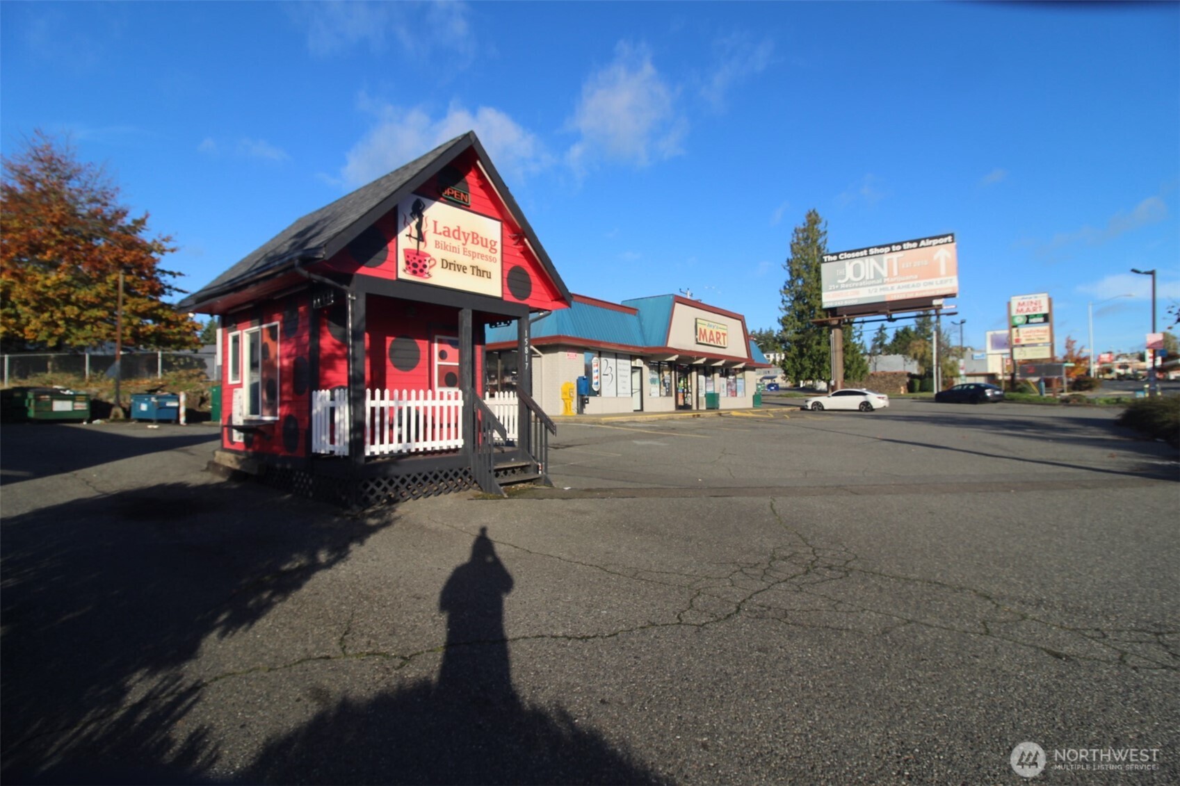 15805 1st Avenue Property Photo 11