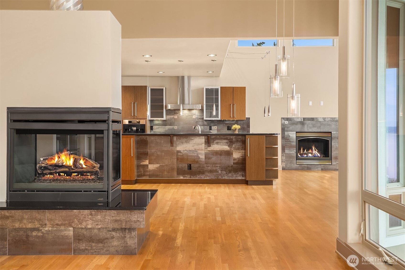 1639 S Country Club Drive Property Photo 8