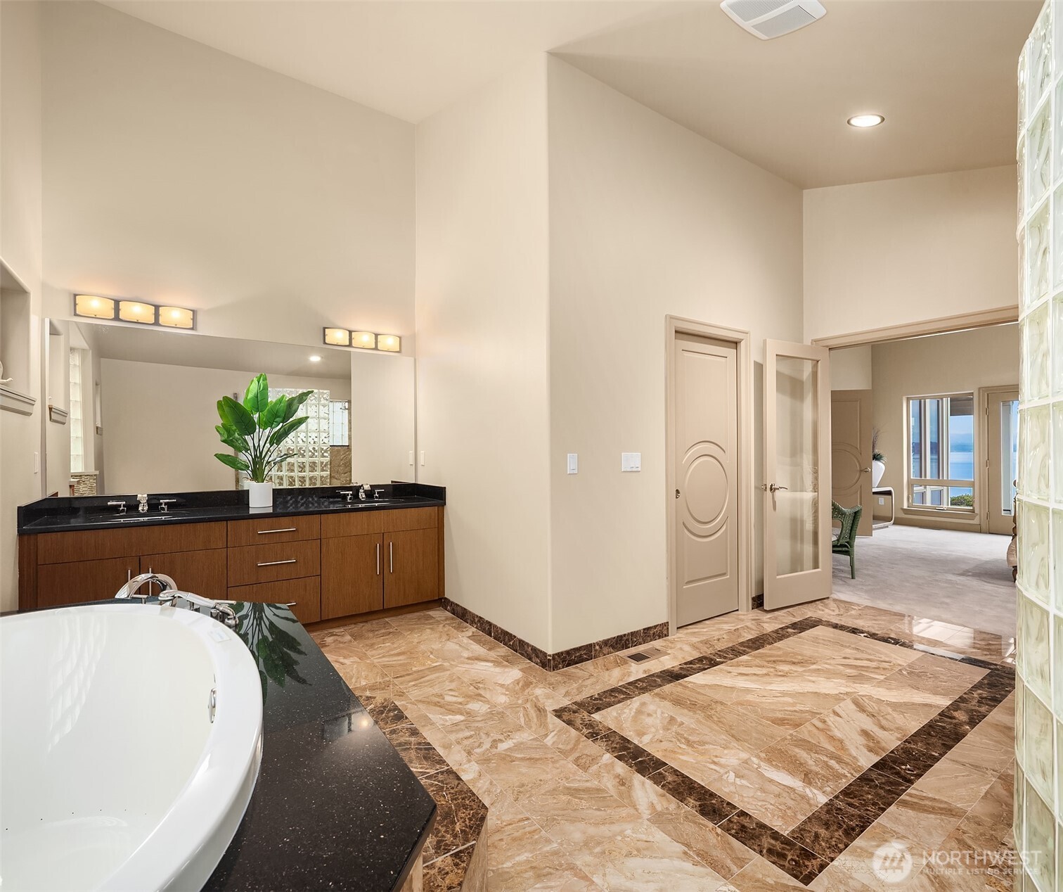 1639 S Country Club Drive Property Photo 33