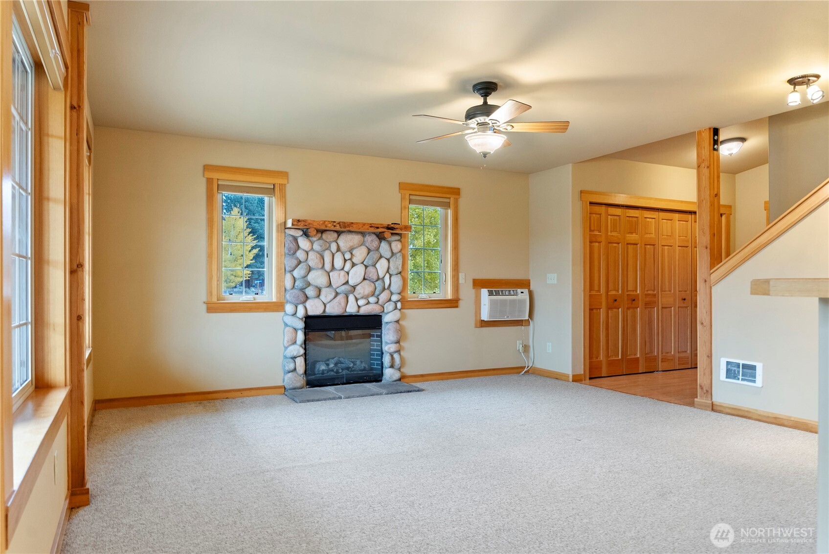 300 Cascadian Court 15 Property Photo 7