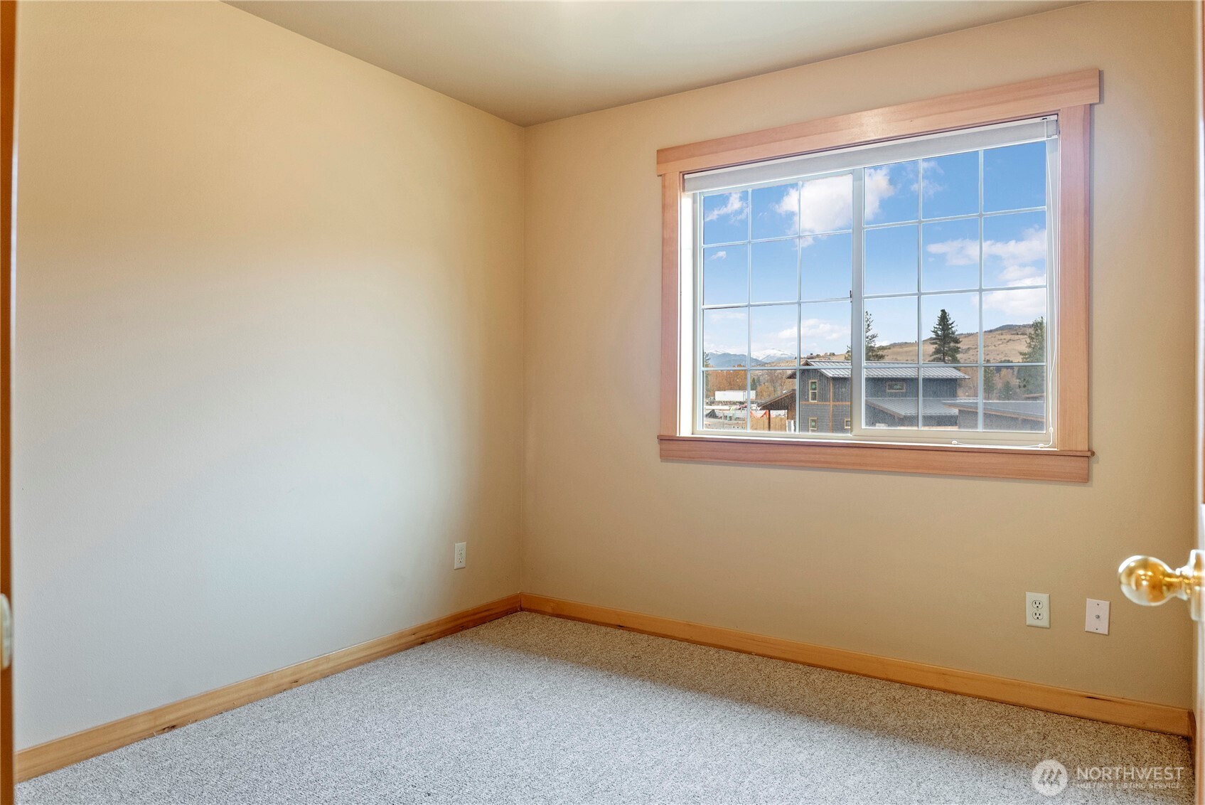300 Cascadian Court 15 Property Photo 23