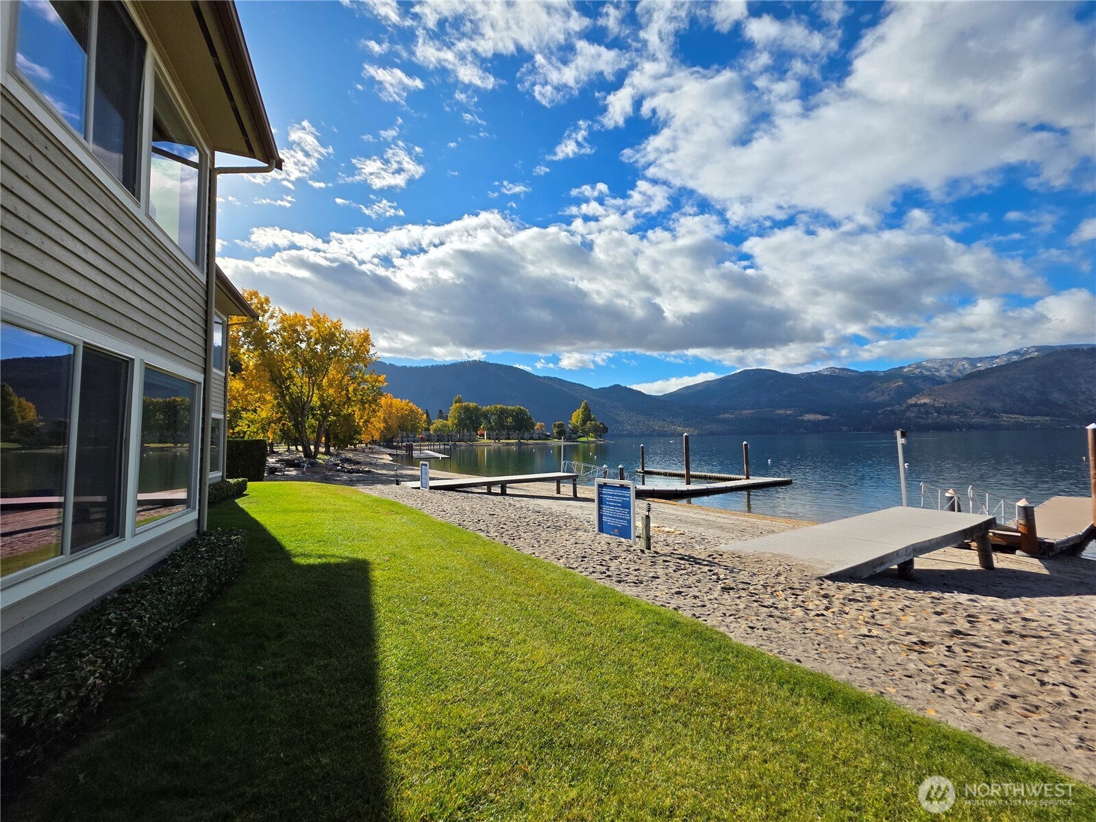 1 Lakeside 714-o Property Photo 8