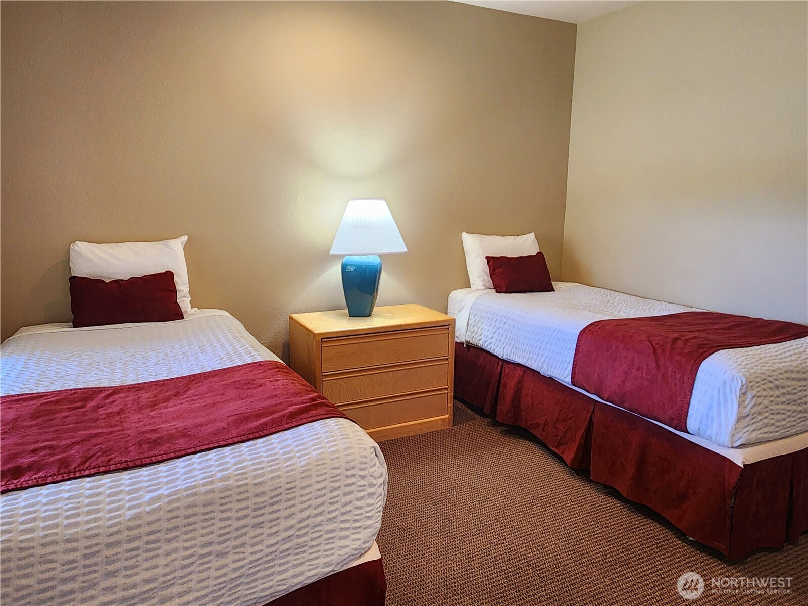 1 Lakeside 714-o Property Photo 13