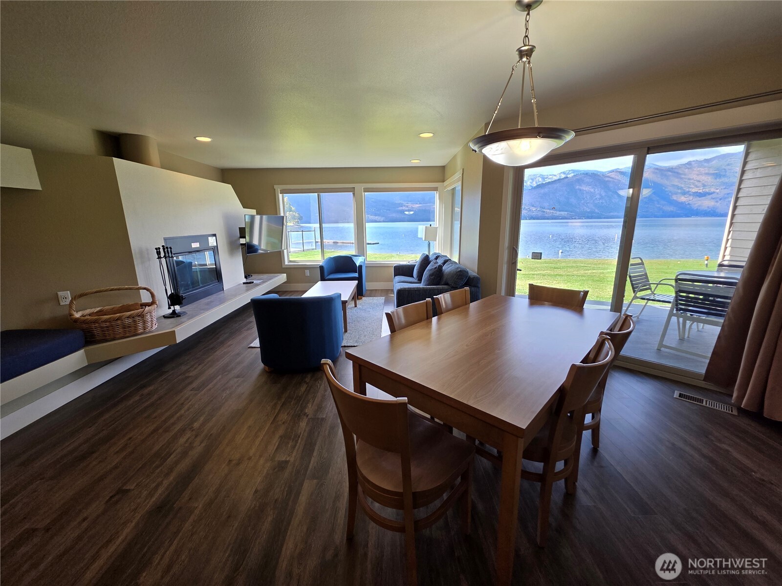 1 Lakeside 702-G Property Photo 1