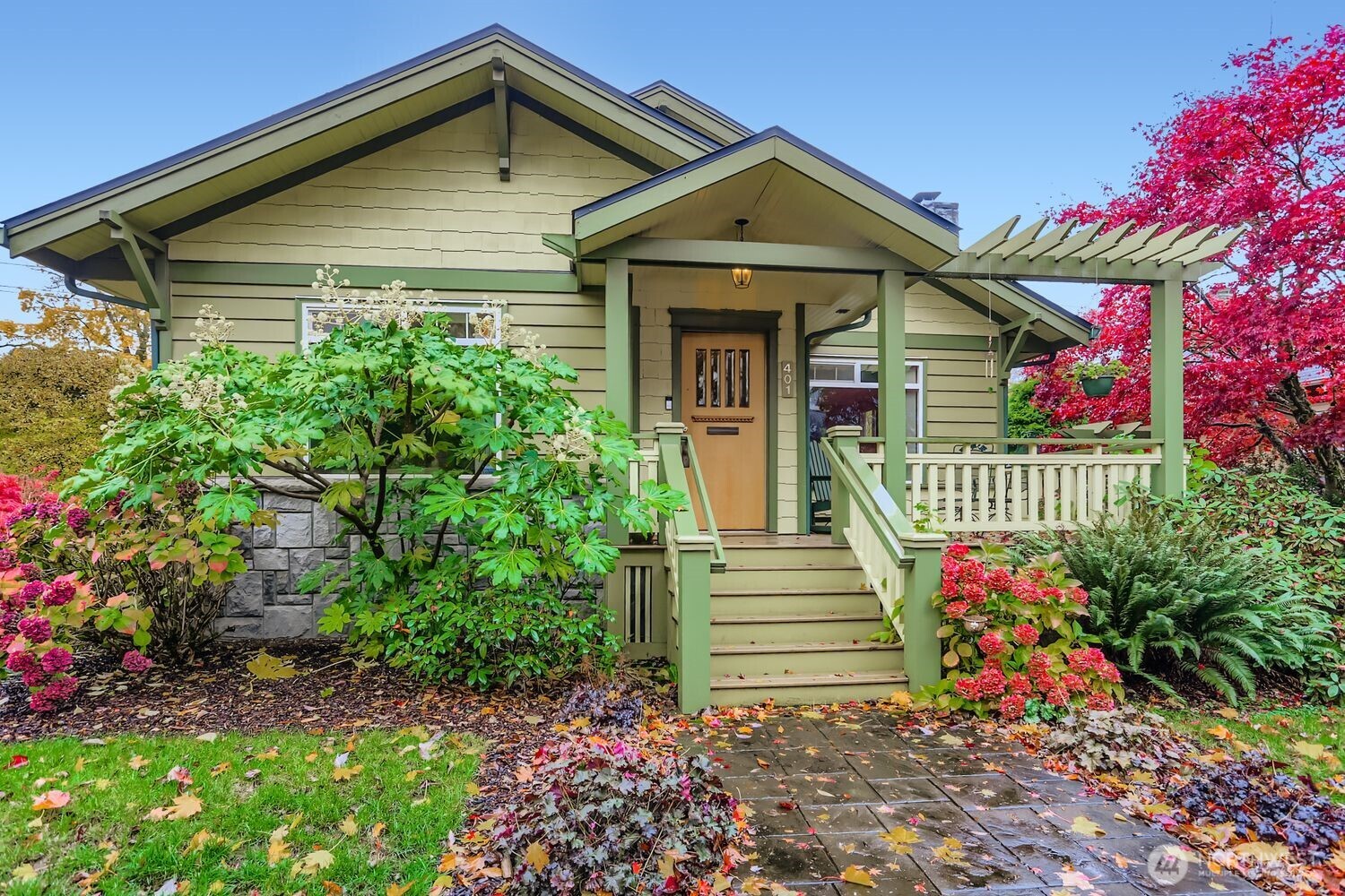 401 W 25th Street Property Photo 1