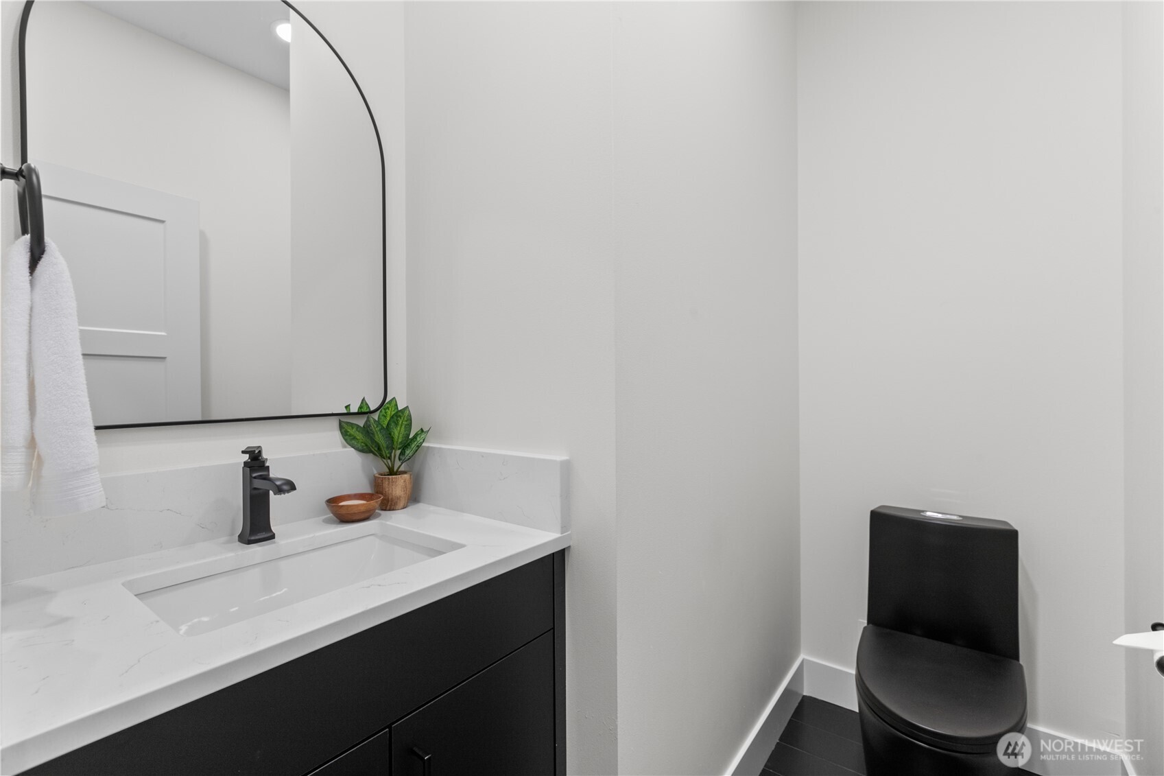 6917 Red Ridge Drive Property Photo 11