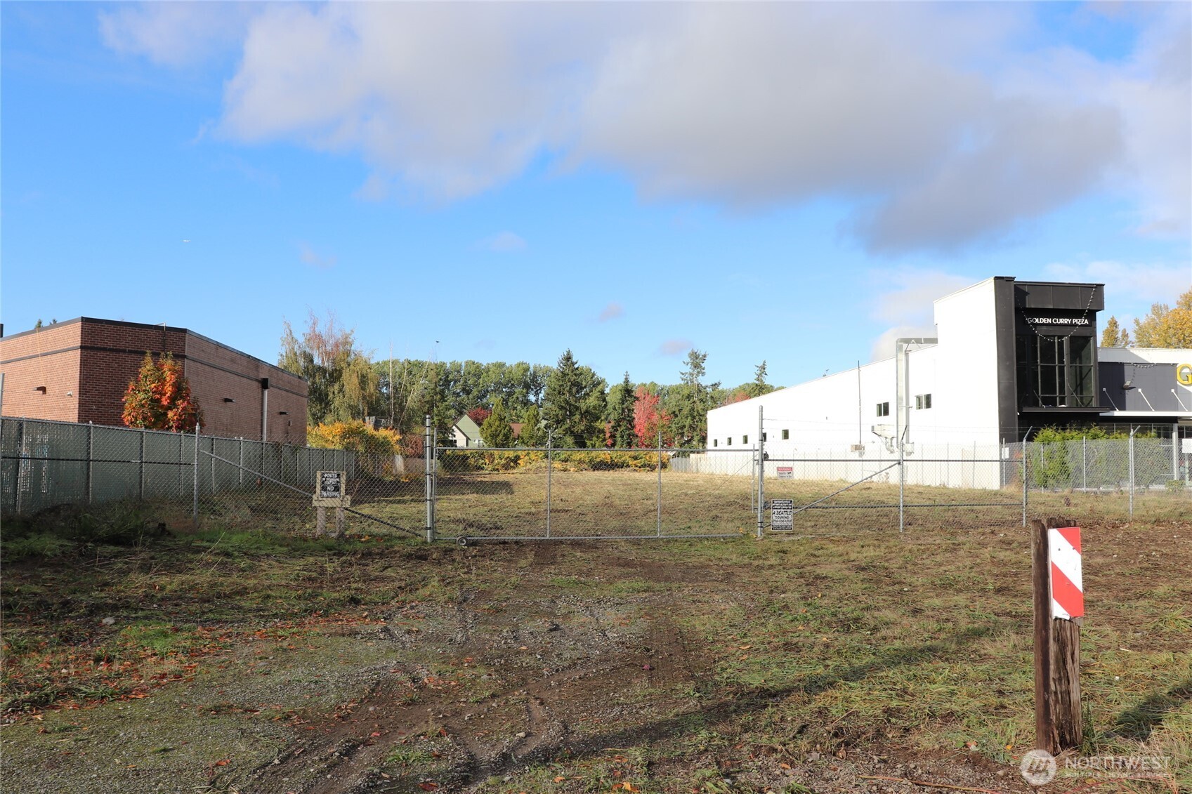 23809 West Valley Hwy Property Photo 1