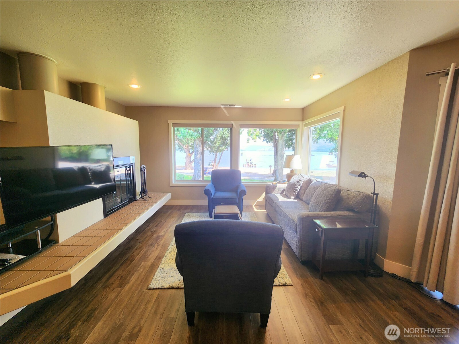 1 Beach 549-n Property Photo 8