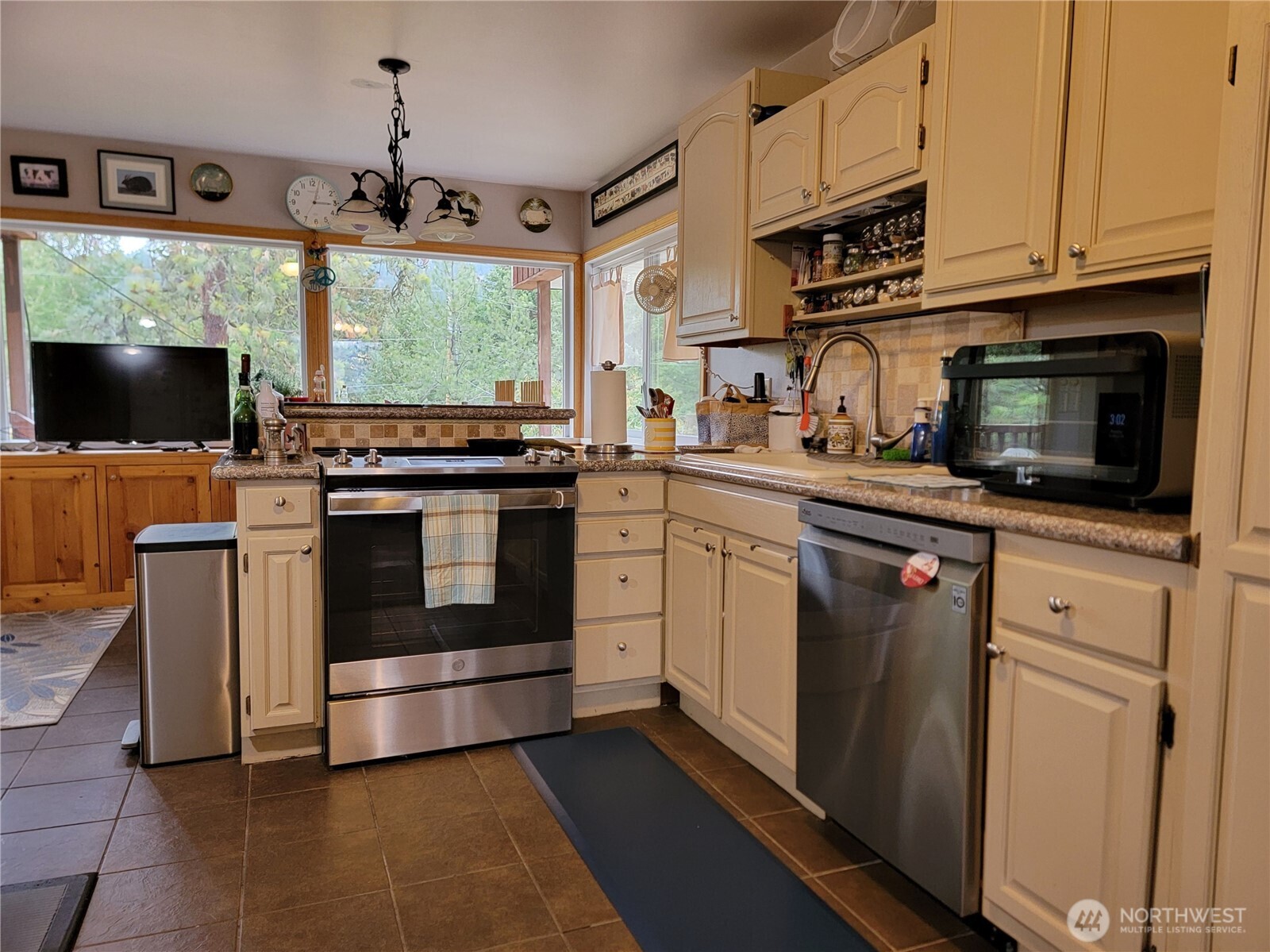 55 Gold Mountain Road Property Photo 3