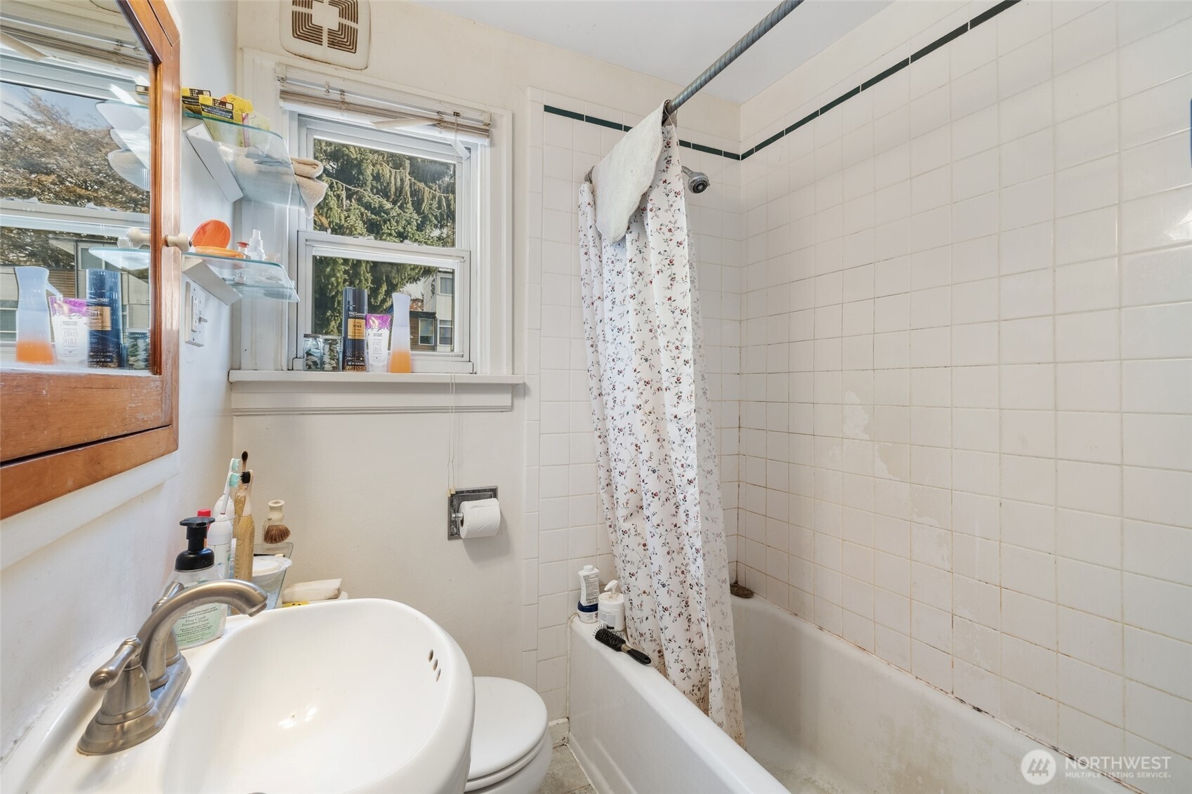 10346 Interlake Avenue Property Photo 10