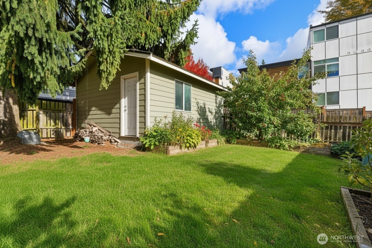 10346 Interlake Avenue Property Photo 14