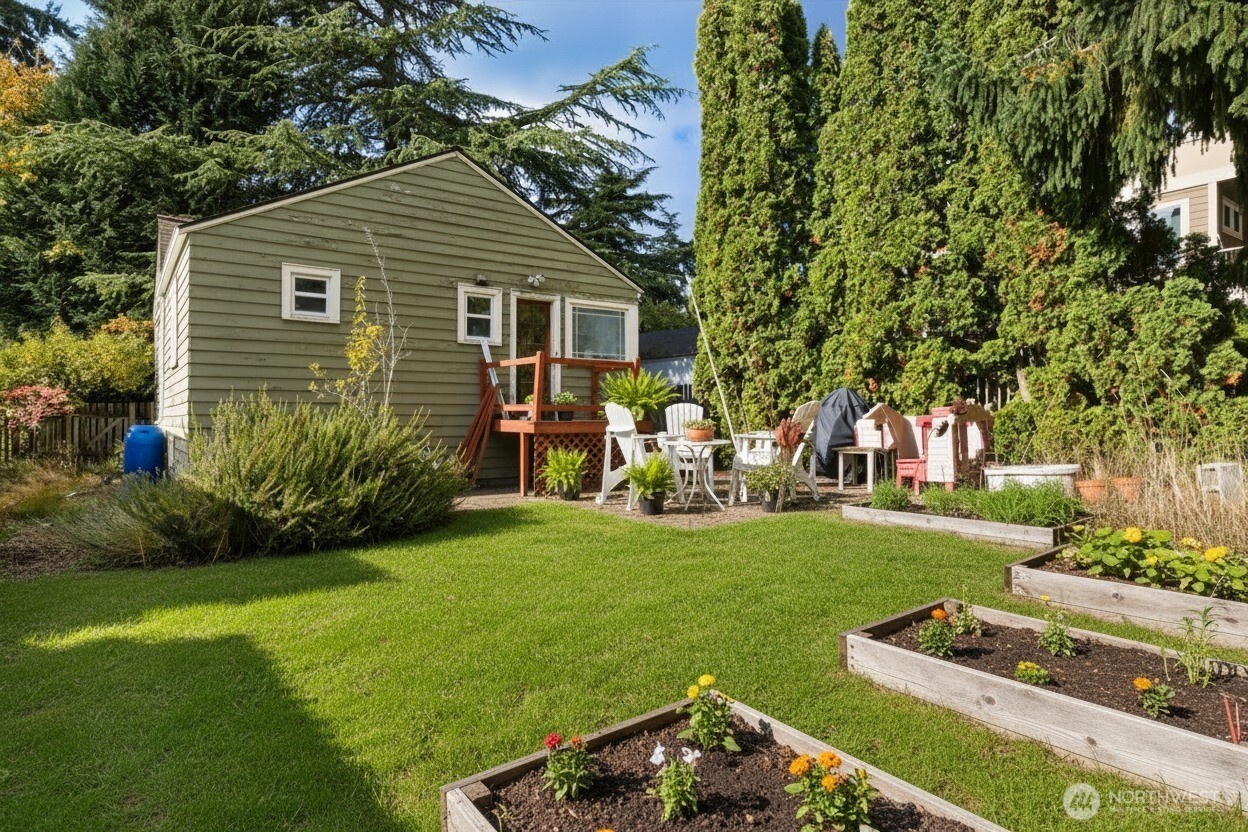 10346 Interlake Avenue Property Photo 16