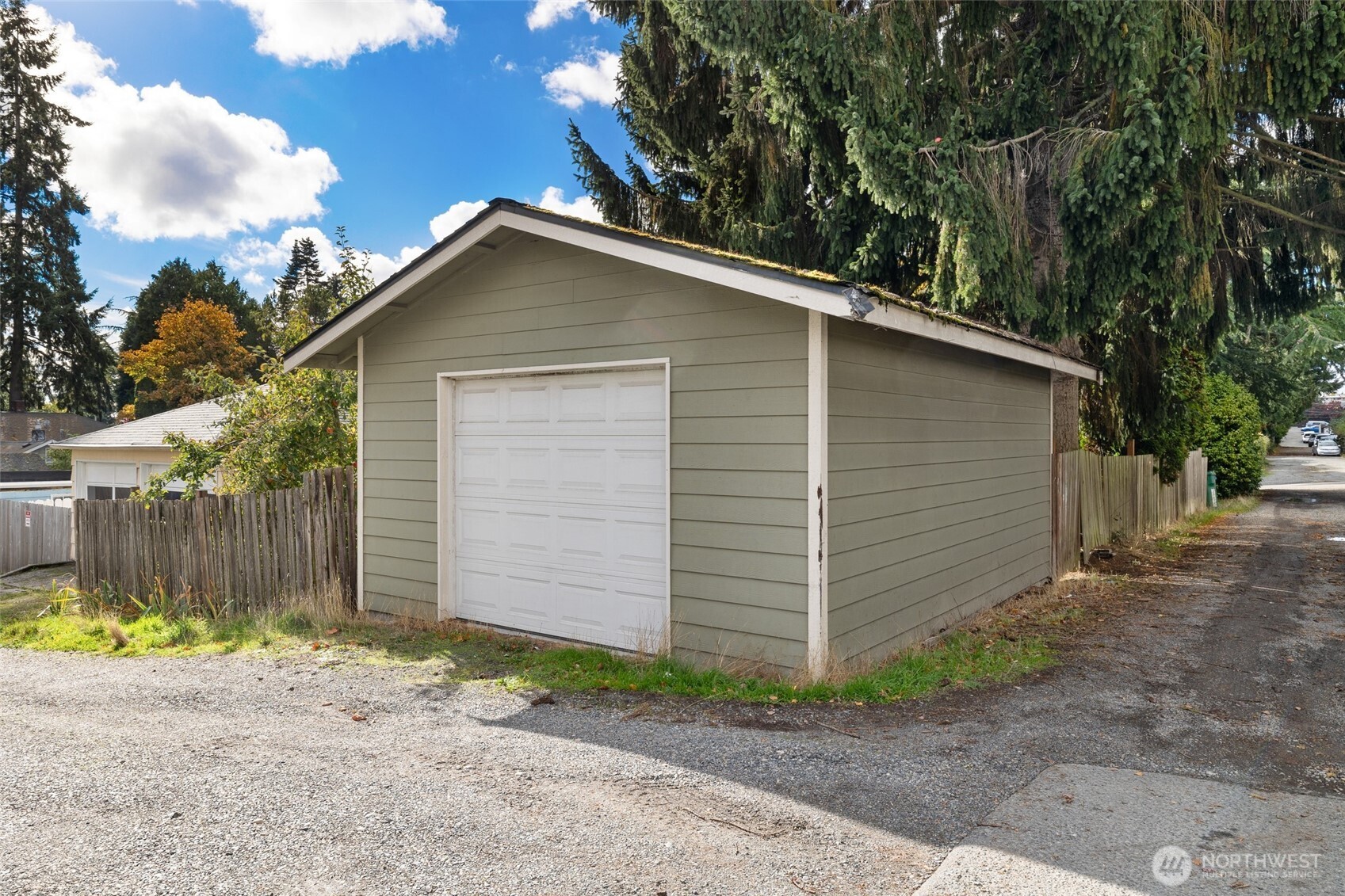 10346 Interlake Avenue Property Photo 18