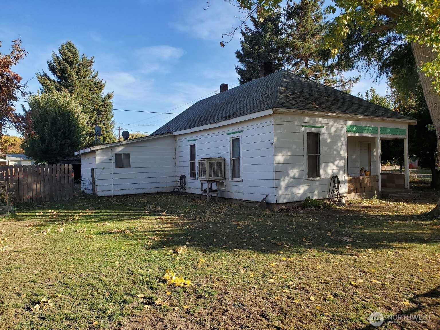 100 Main Street Property Photo 1