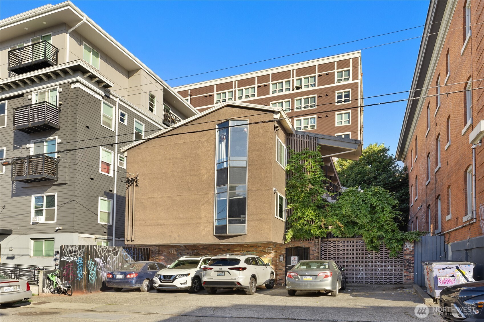 1718 Summit Avenue Property Photo 2
