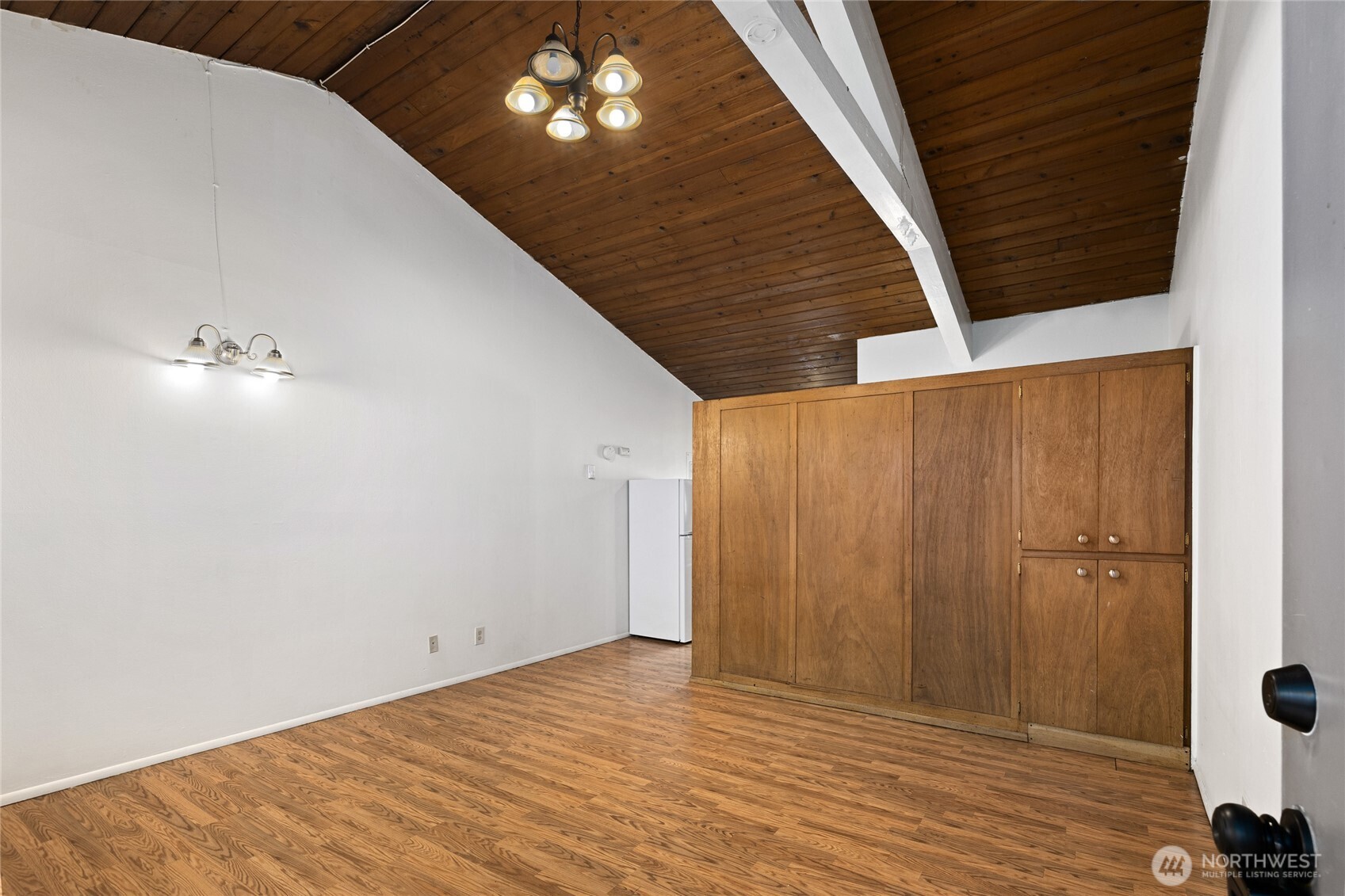 1718 Summit Avenue Property Photo 3