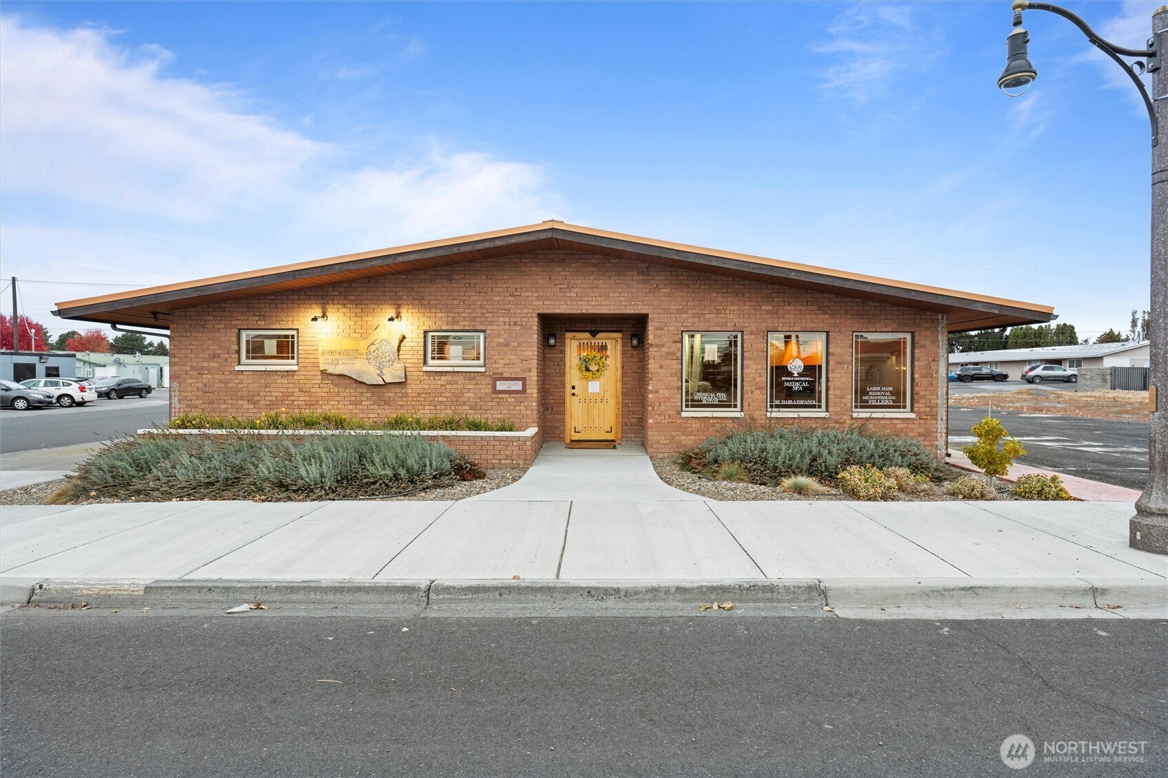 1207 E Main Street Property Photo 1